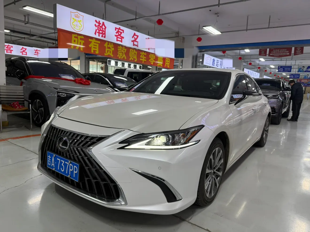 Lexus ES