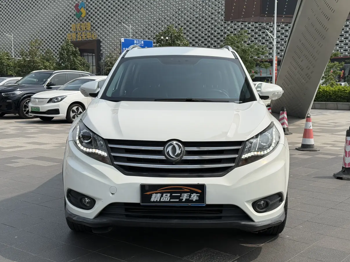 Dongfeng Fengon 580  из Китая