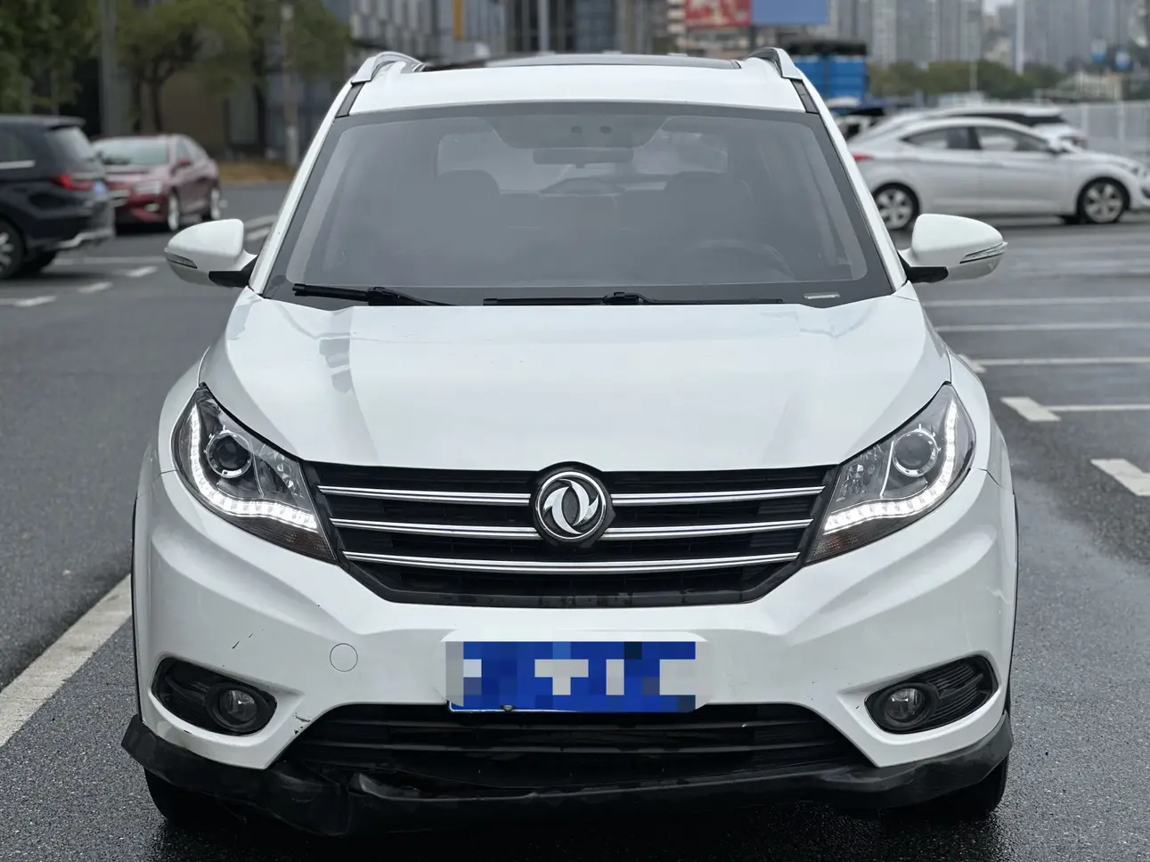Dongfeng Fengon 580  из Китая