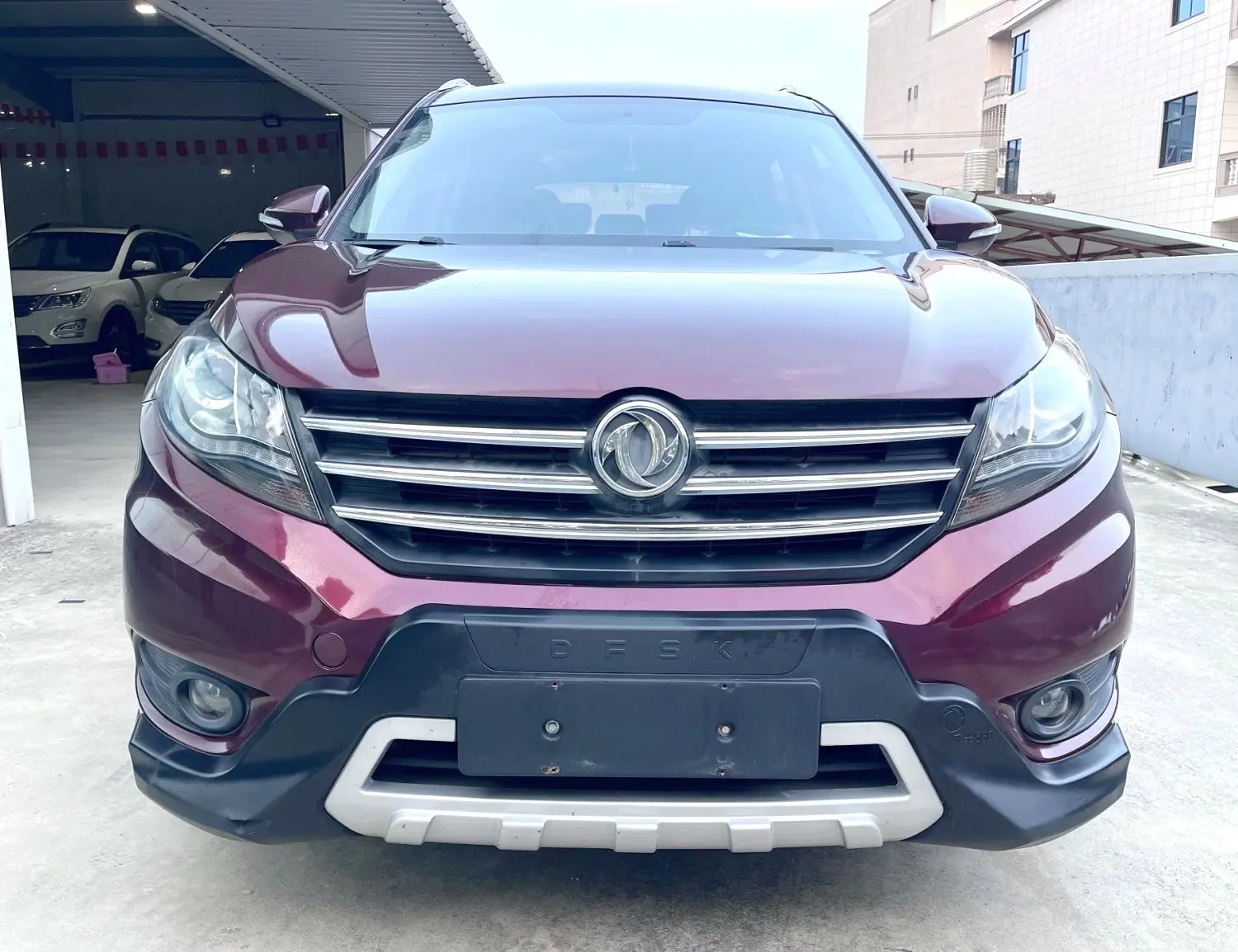 Dongfeng Fengon 580  из Китая