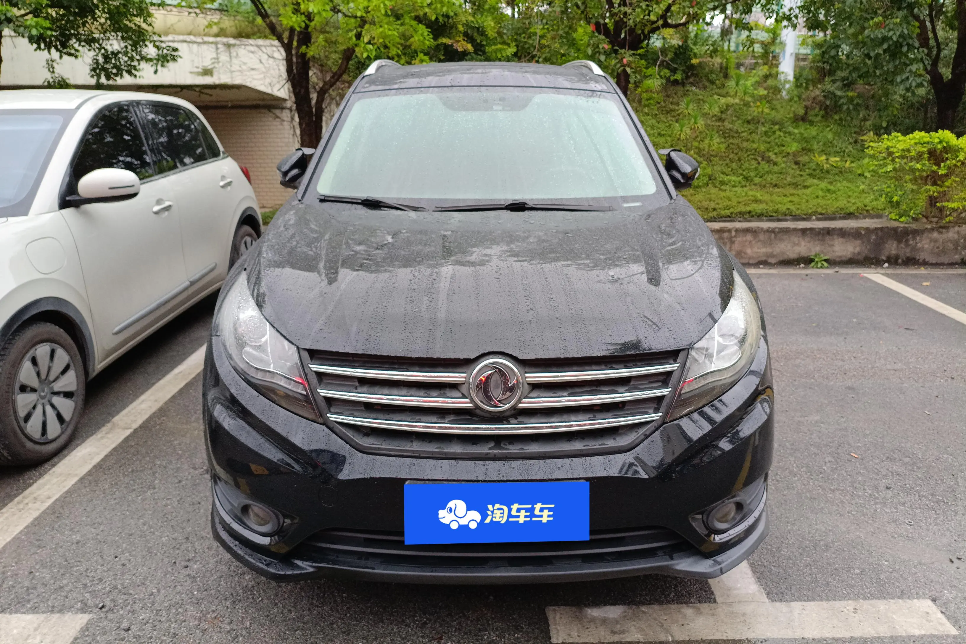 Dongfeng Fengon 580  из Китая