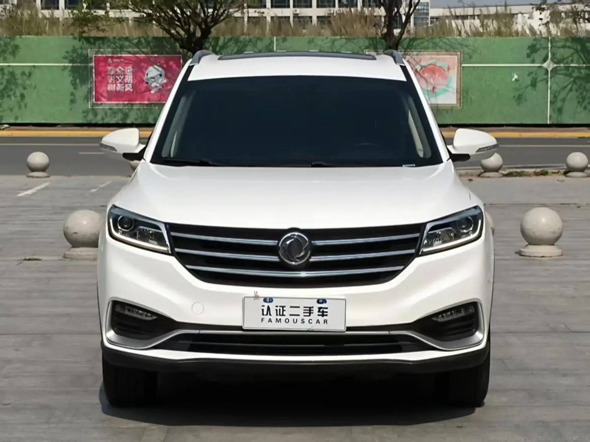 Dongfeng Fengon 580  из Китая