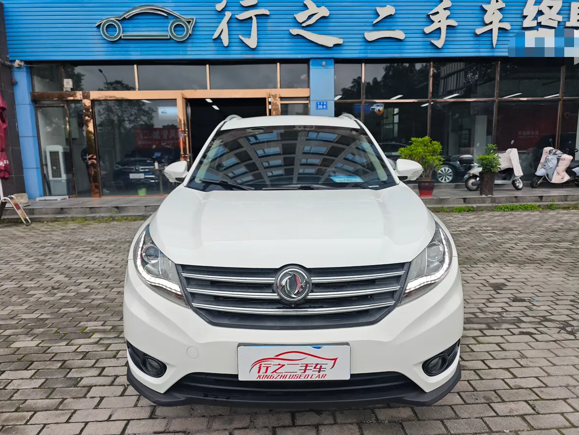 Dongfeng Fengon 580  из Китая