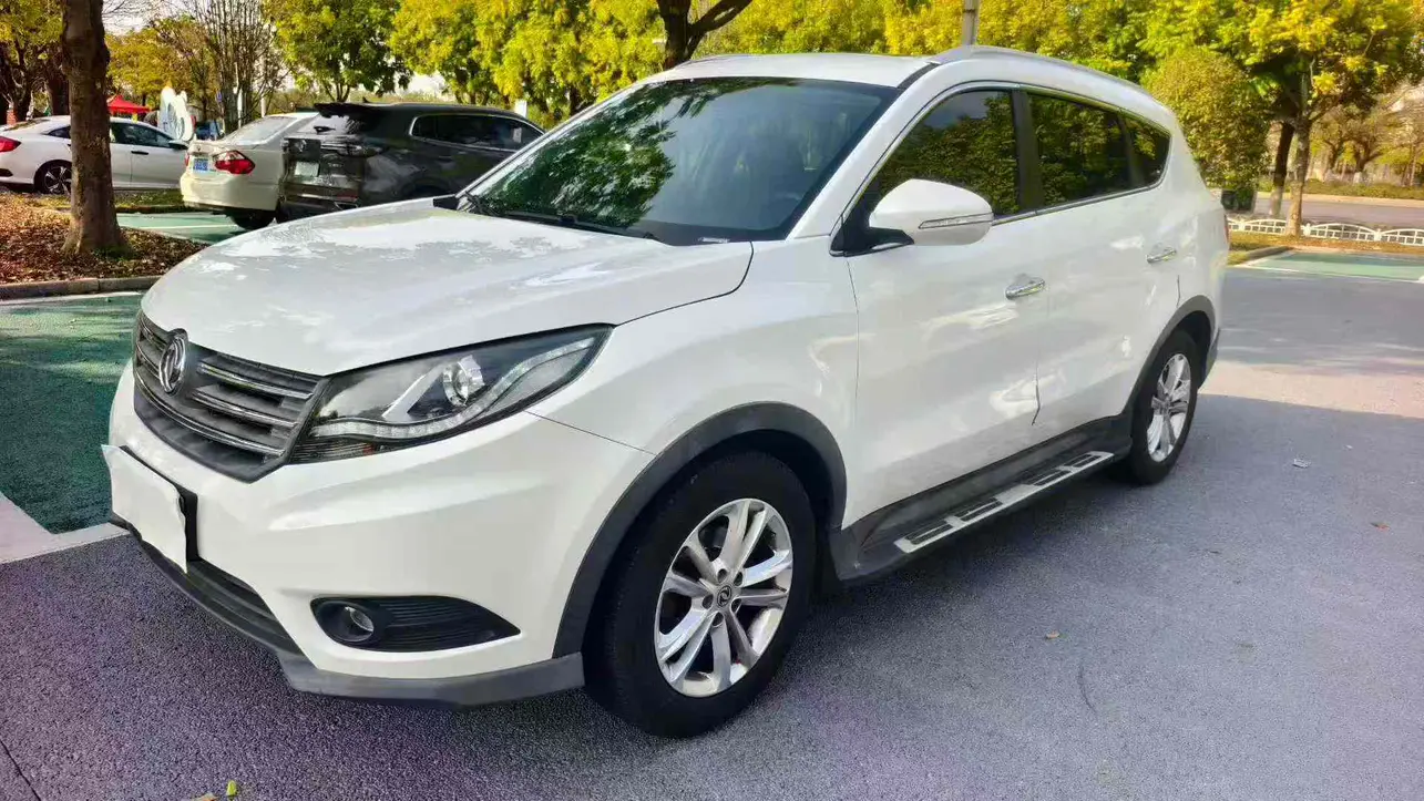 Dongfeng Fengon 580  из Китая
