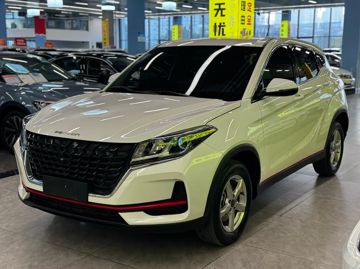 Dongfeng Fengon 500  из Китая