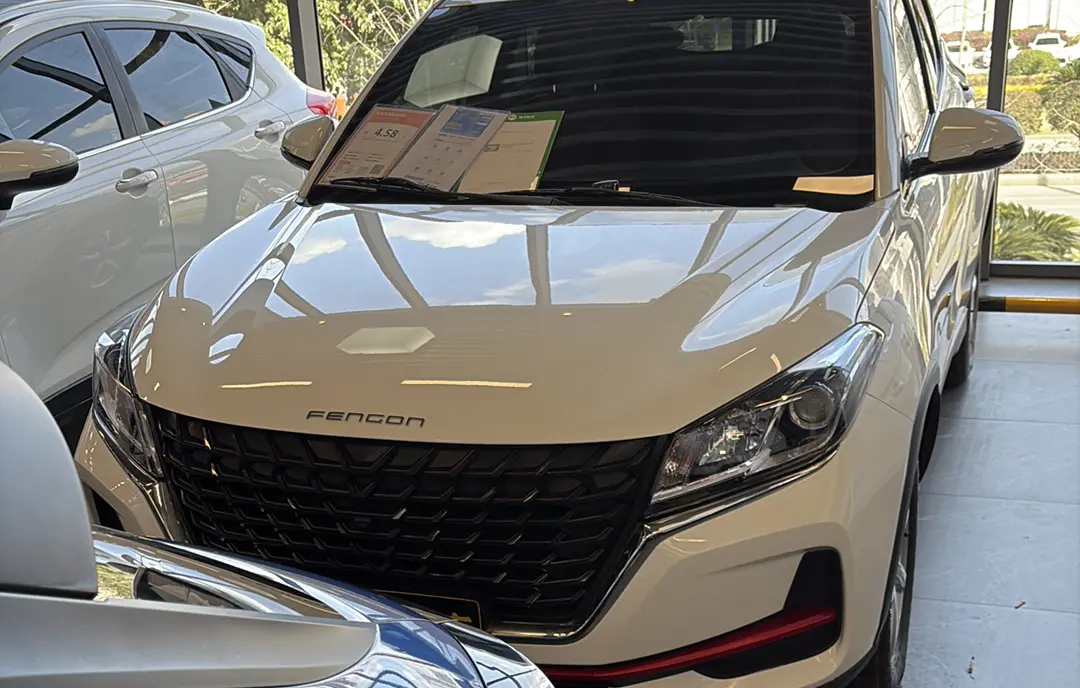 Dongfeng Fengon 500  из Китая