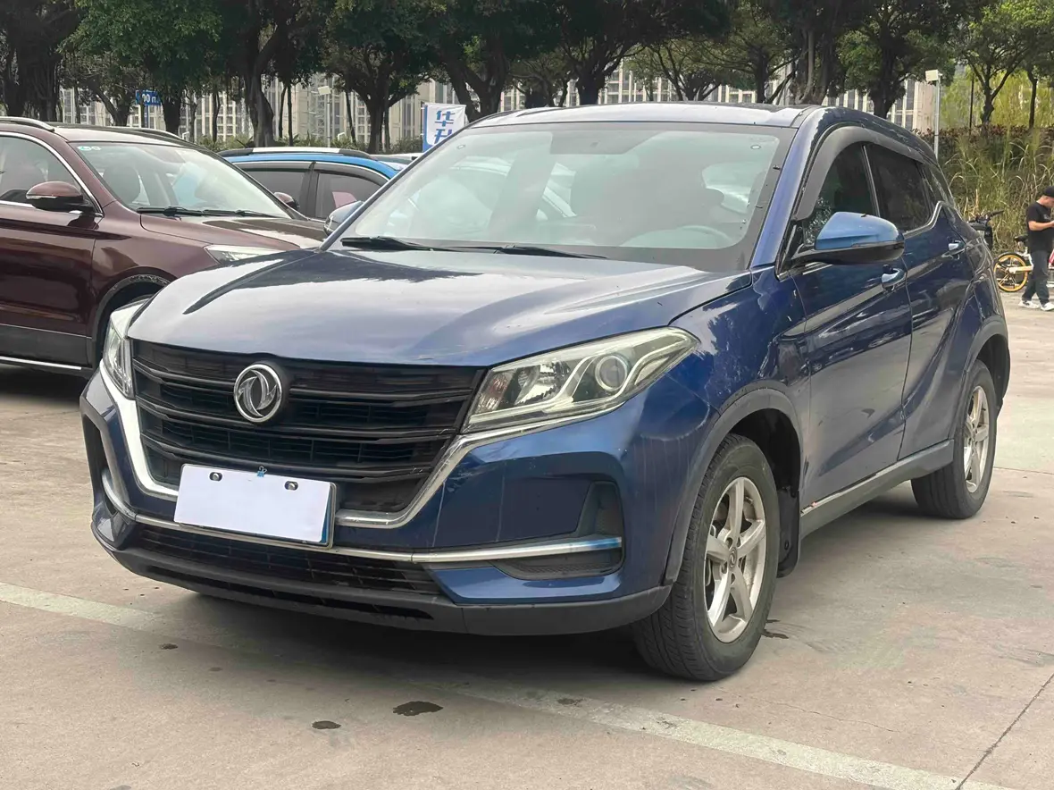 Dongfeng Fengon 500  из Китая