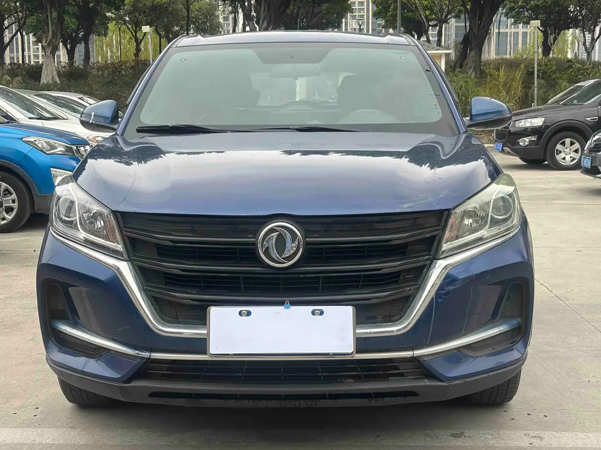 Dongfeng Fengon 500  из Китая