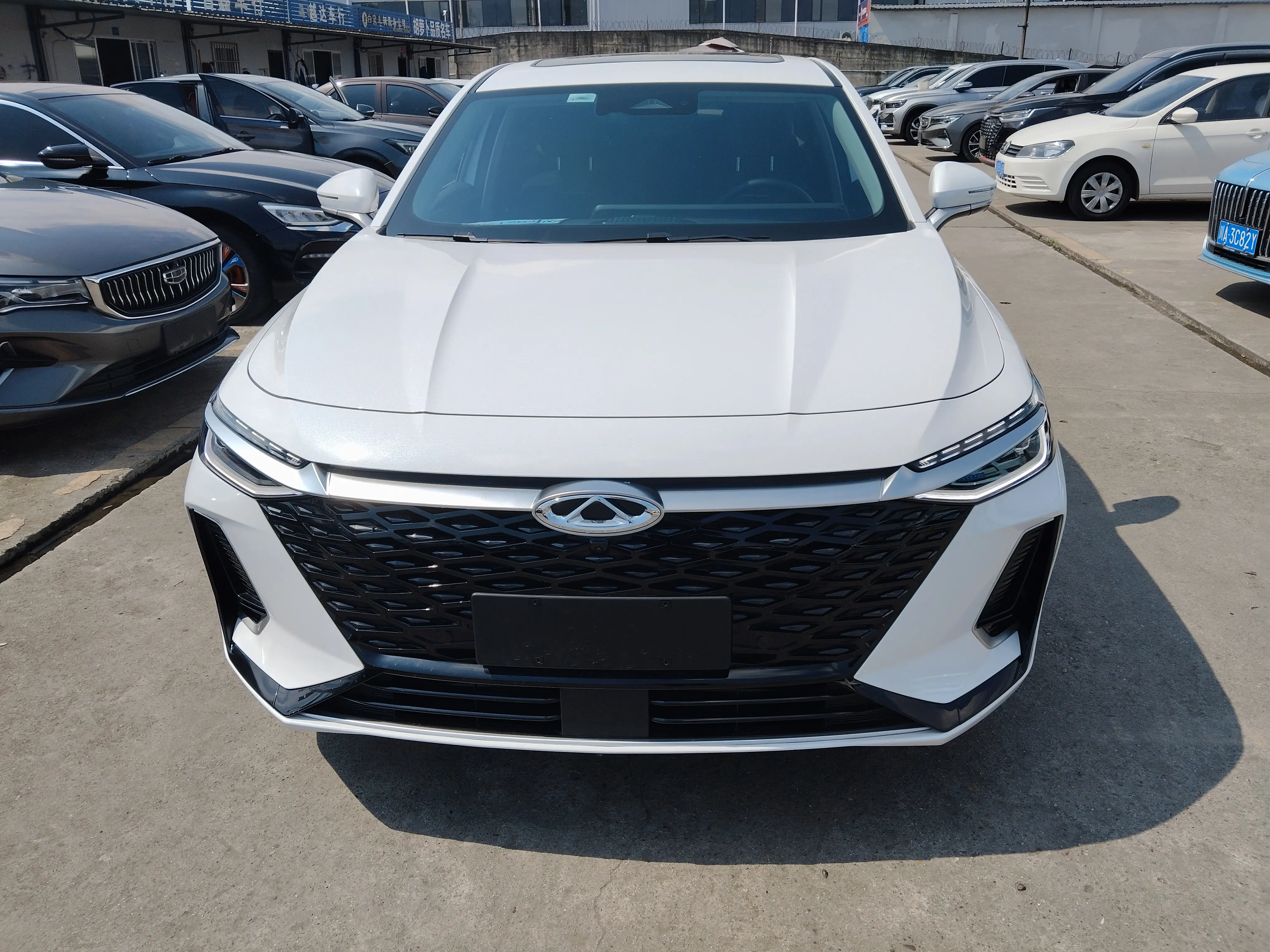 Chery Arrizo 8  из Китая