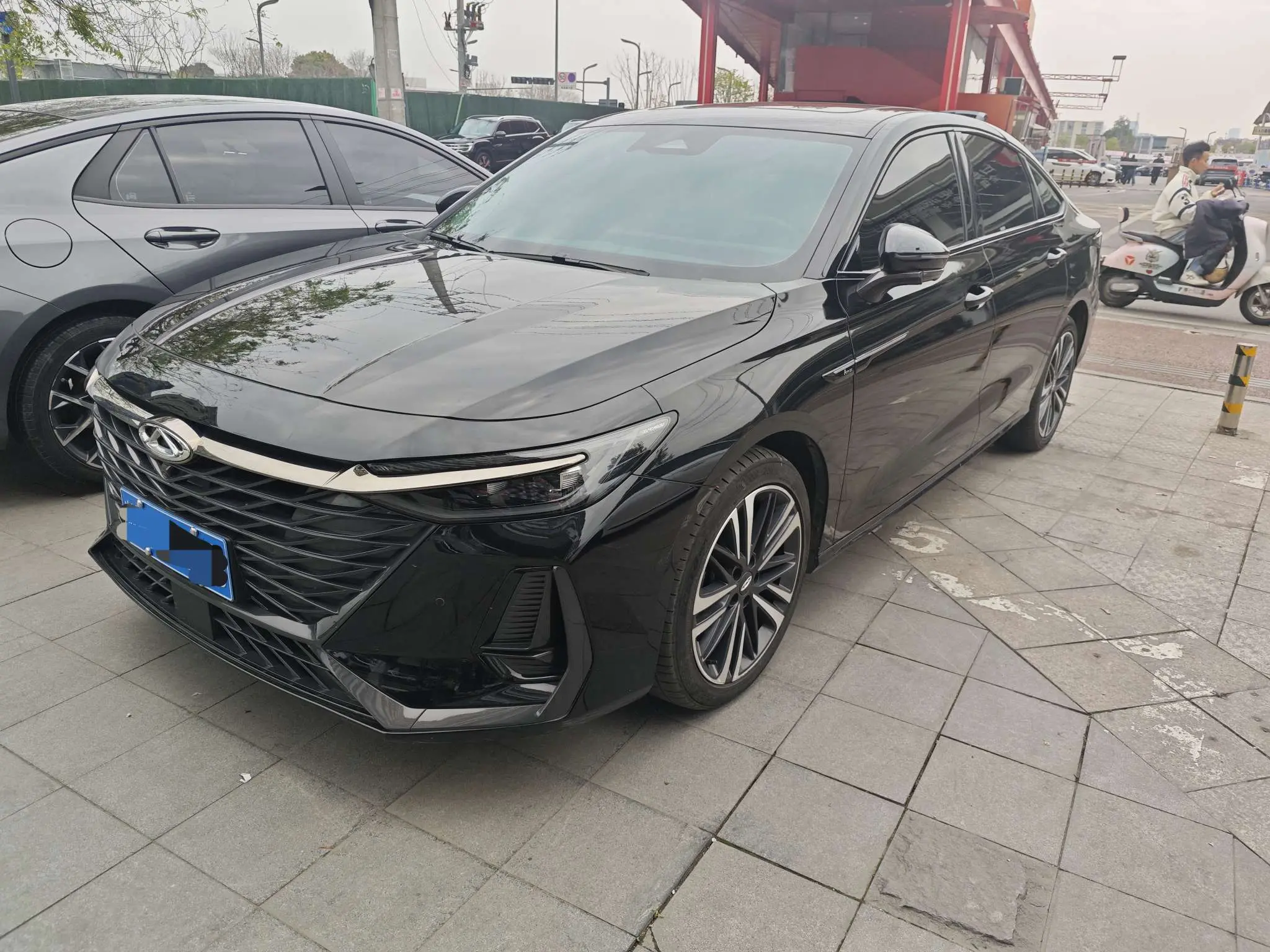 Chery Arrizo 8  из Китая