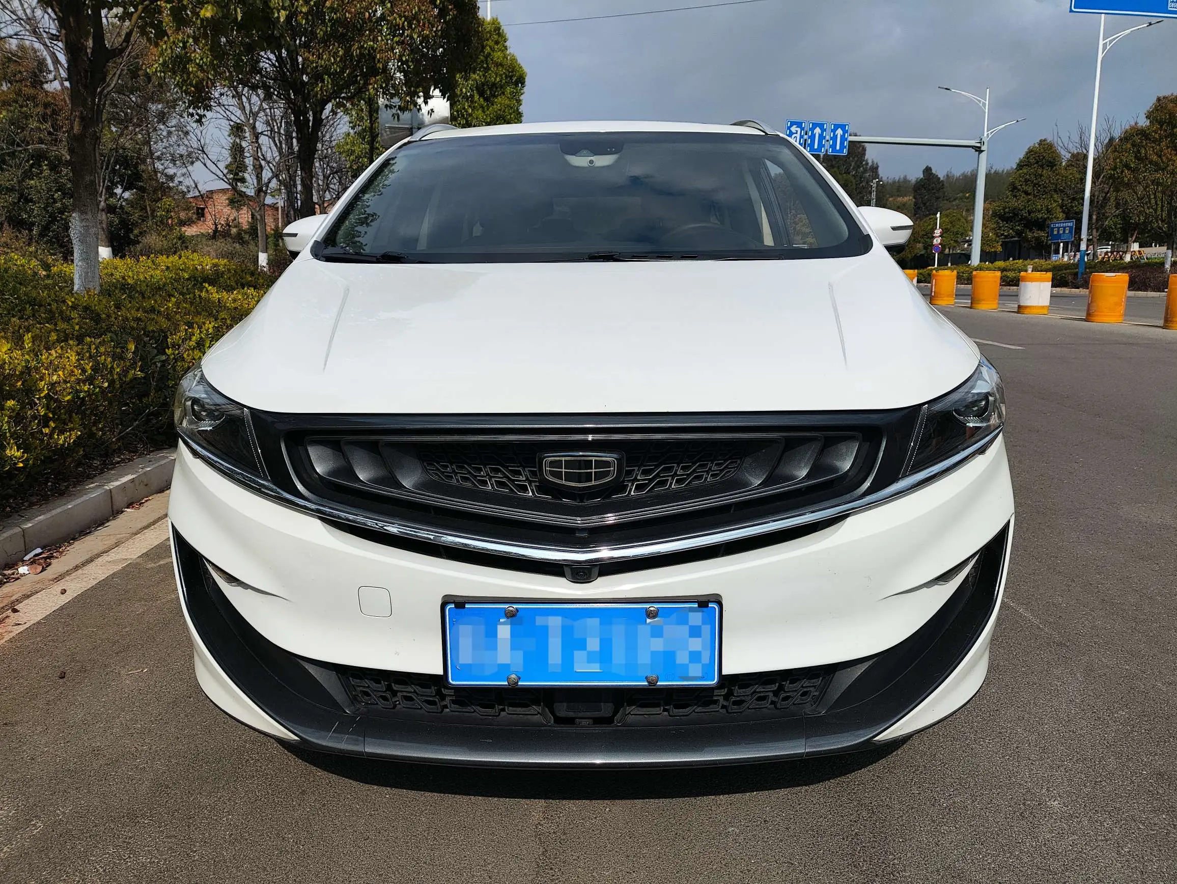 Geely Jiaji  из Китая