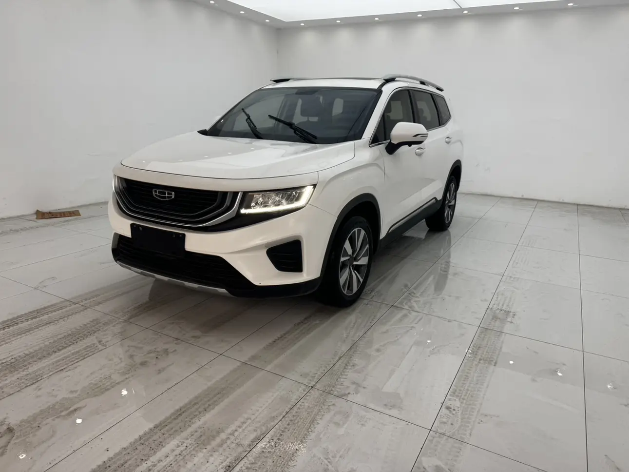 Geely Okavango  из Китая