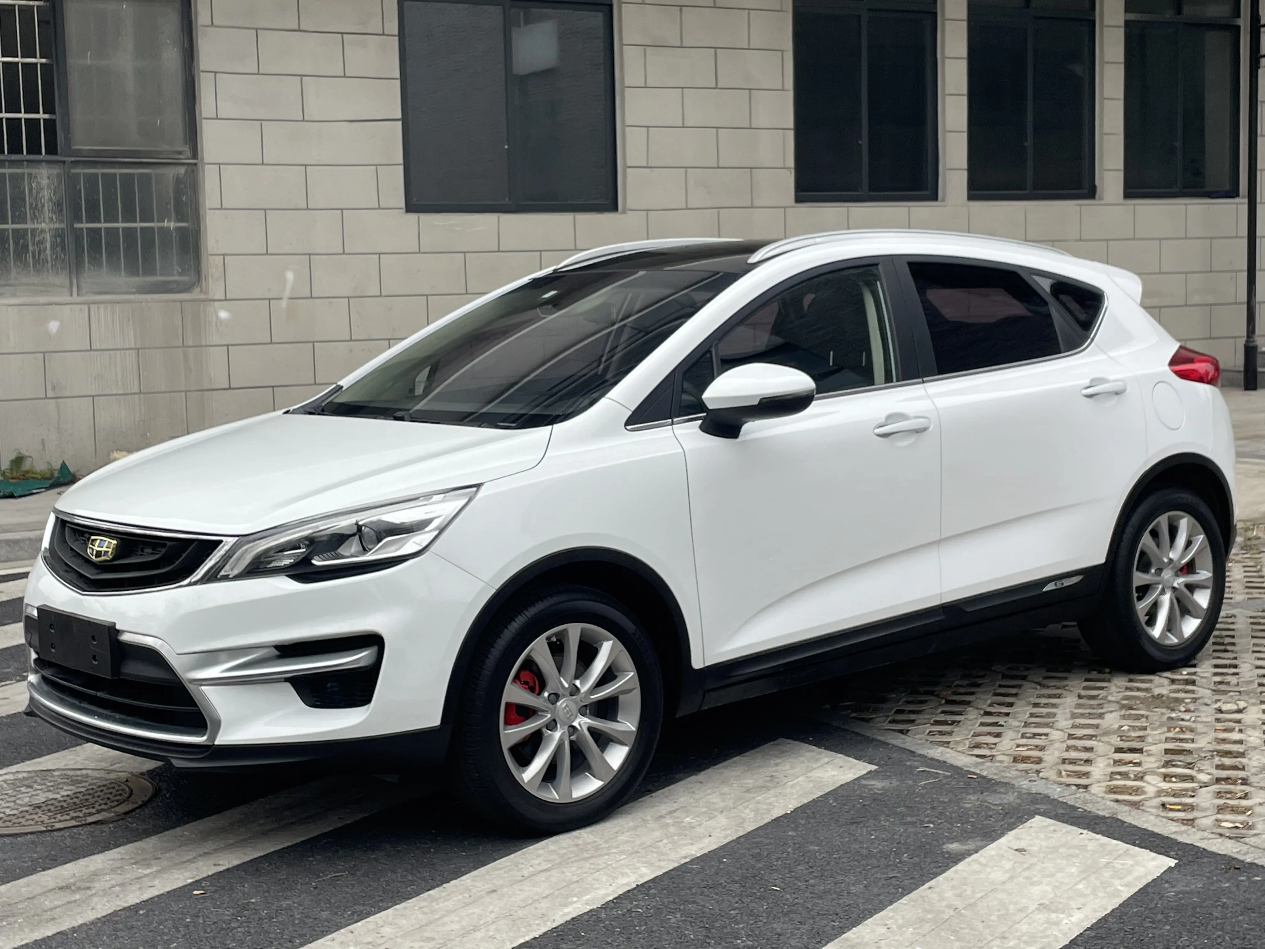 Geely Emgrand GS  из Китая