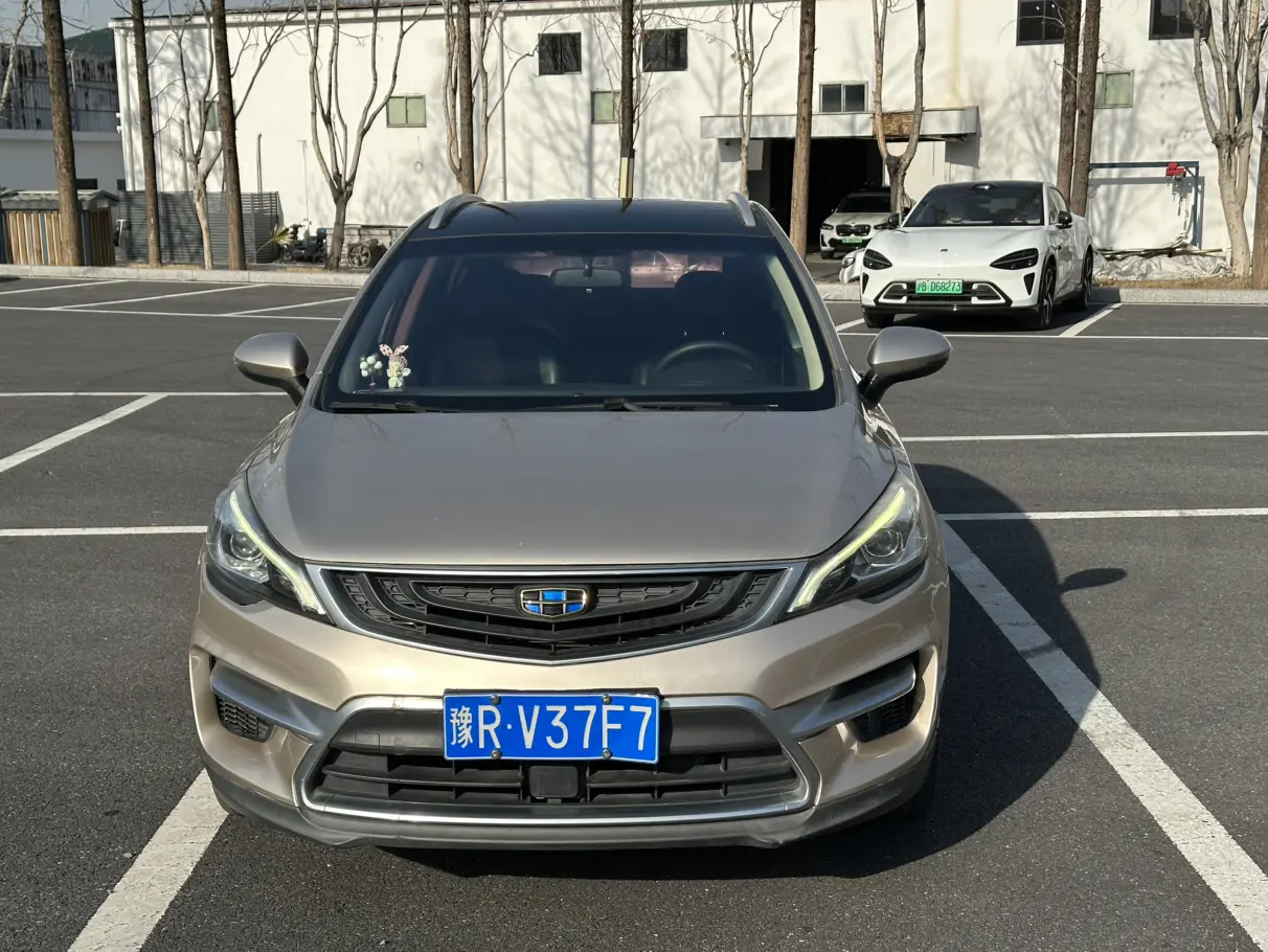 Geely Emgrand GS  из Китая