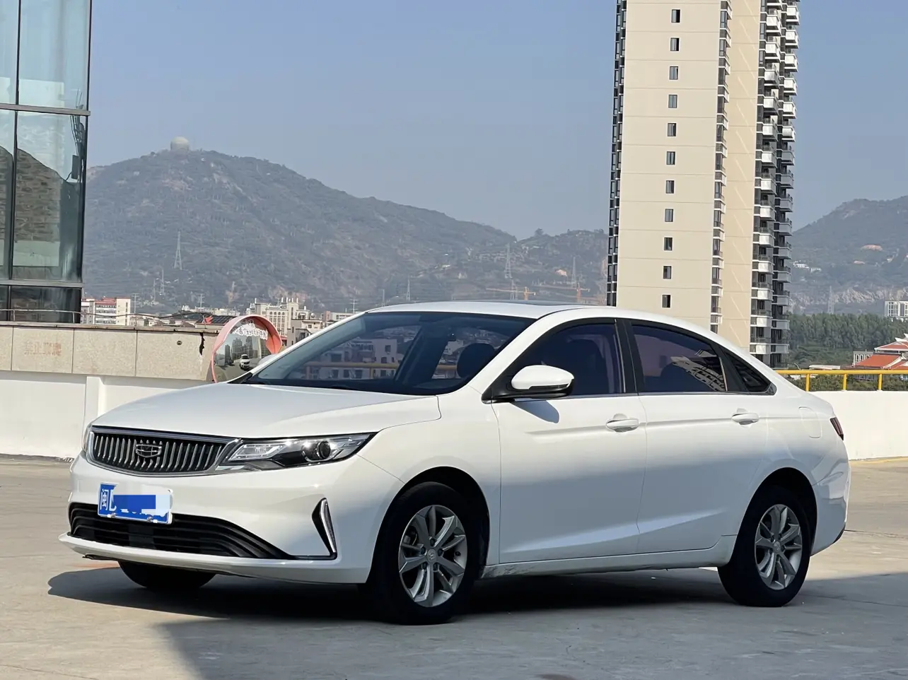 Geely Emgrand GL  из Китая