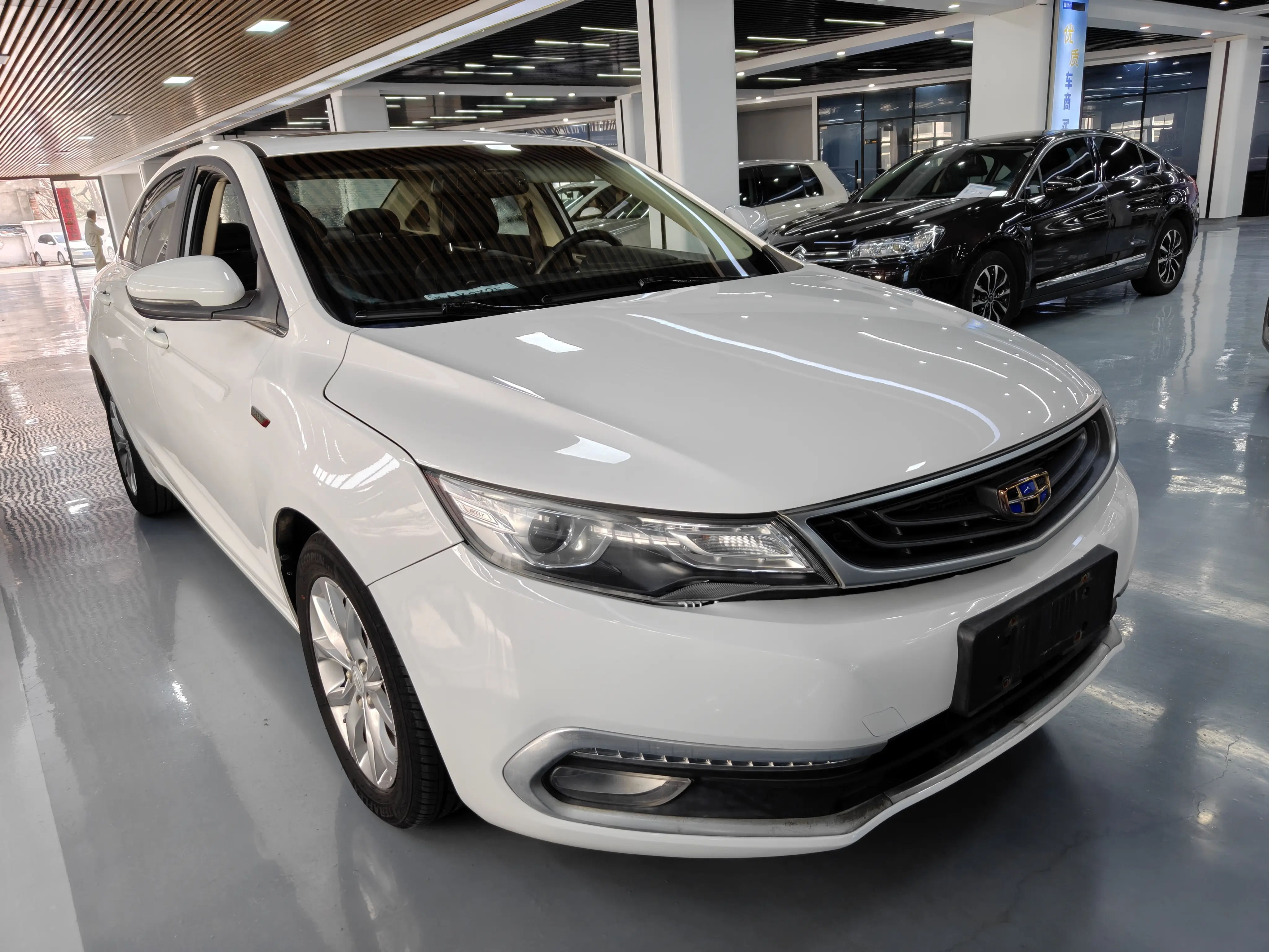 Geely Emgrand GL  из Китая