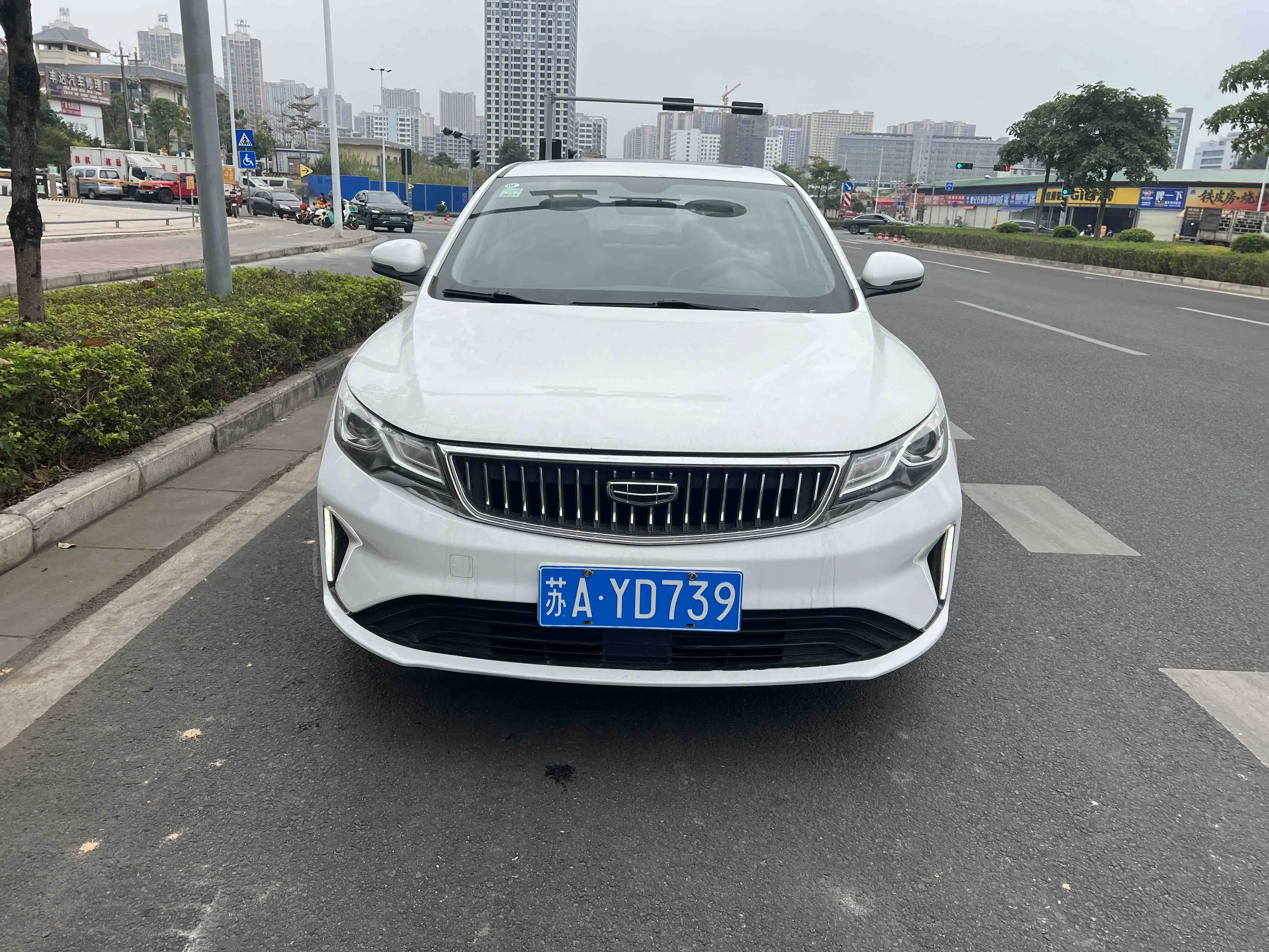 Geely Emgrand GL  из Китая