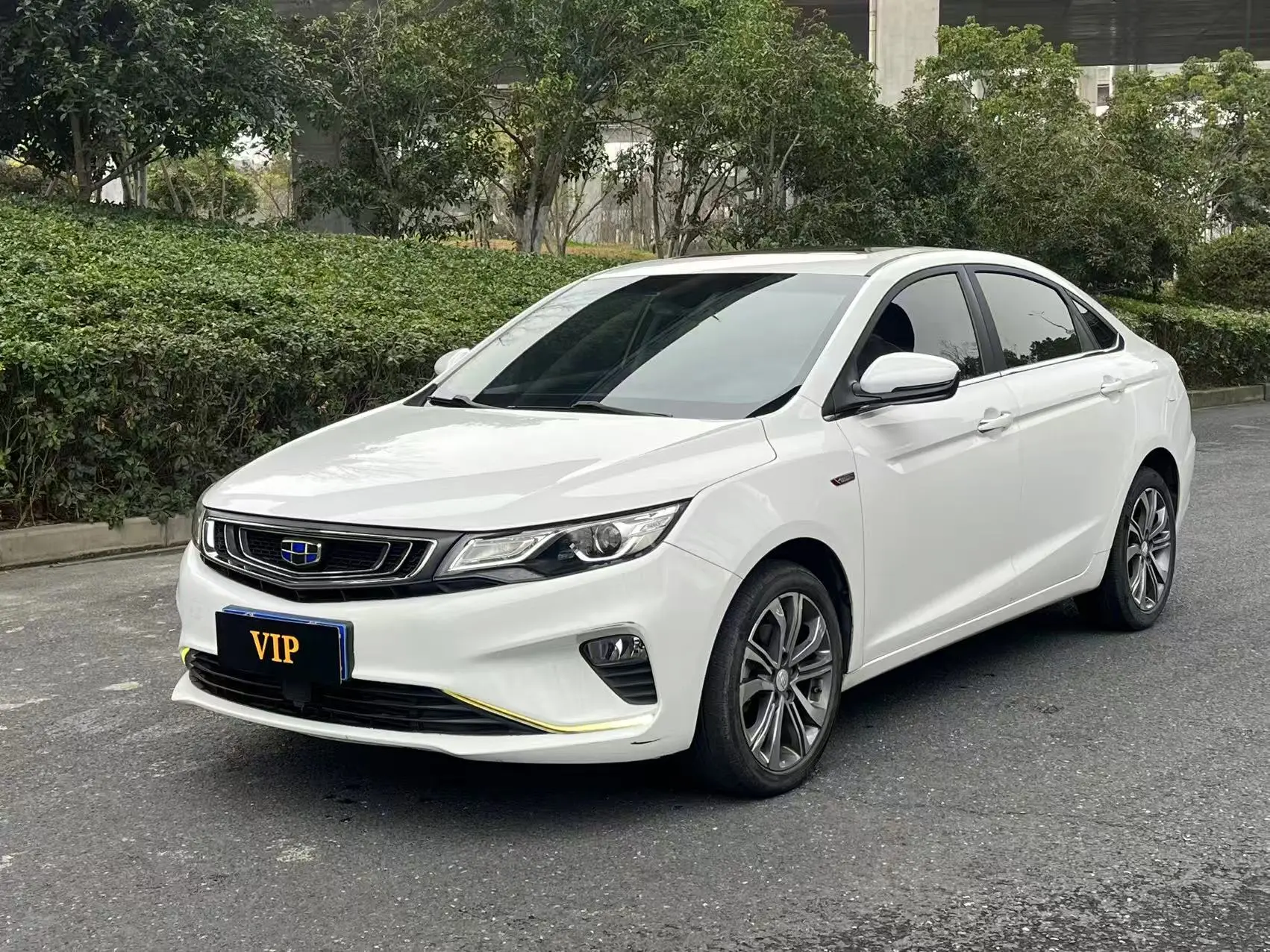 Geely Emgrand GL  из Китая