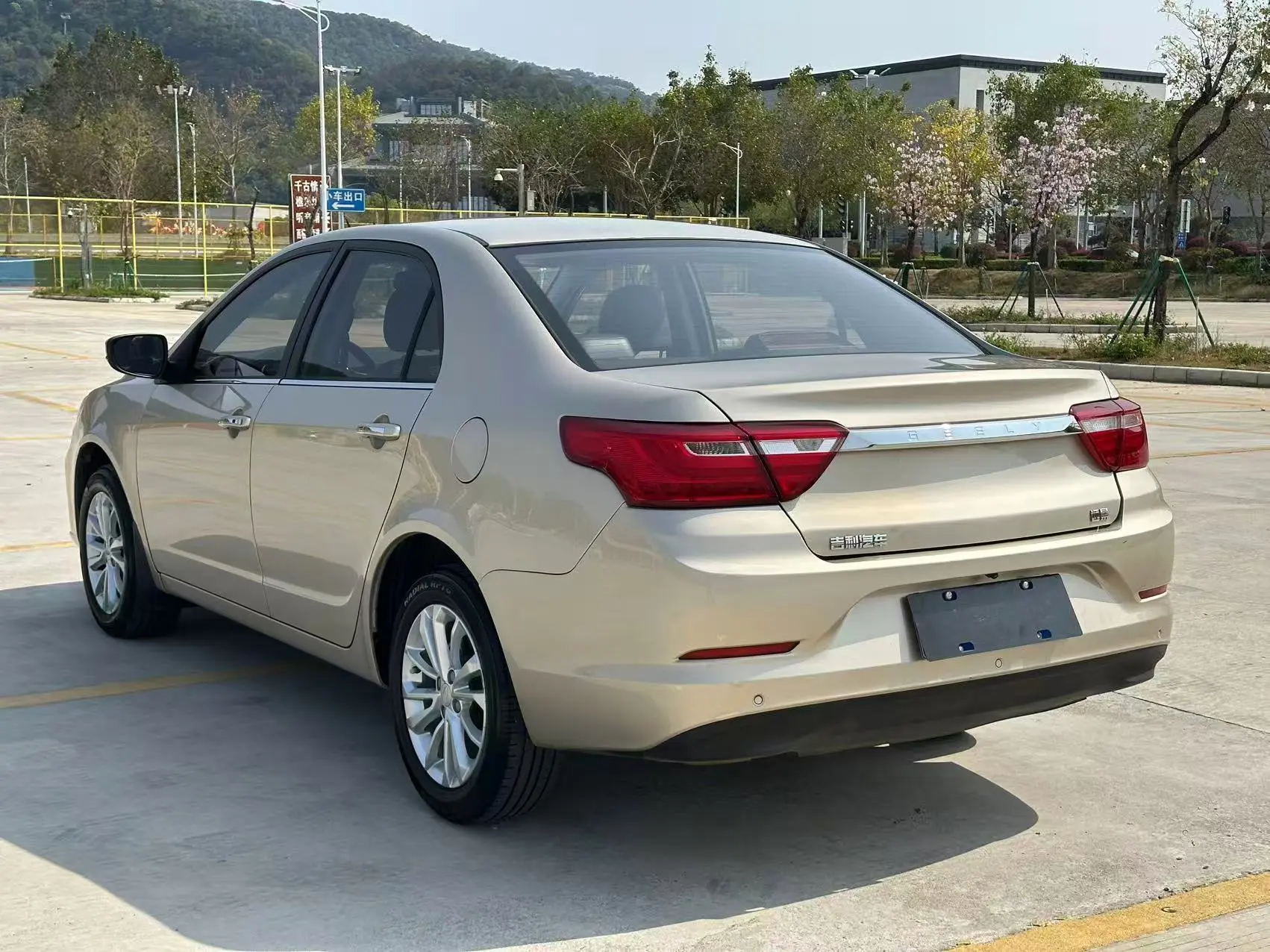 Geely Vision  из Китая