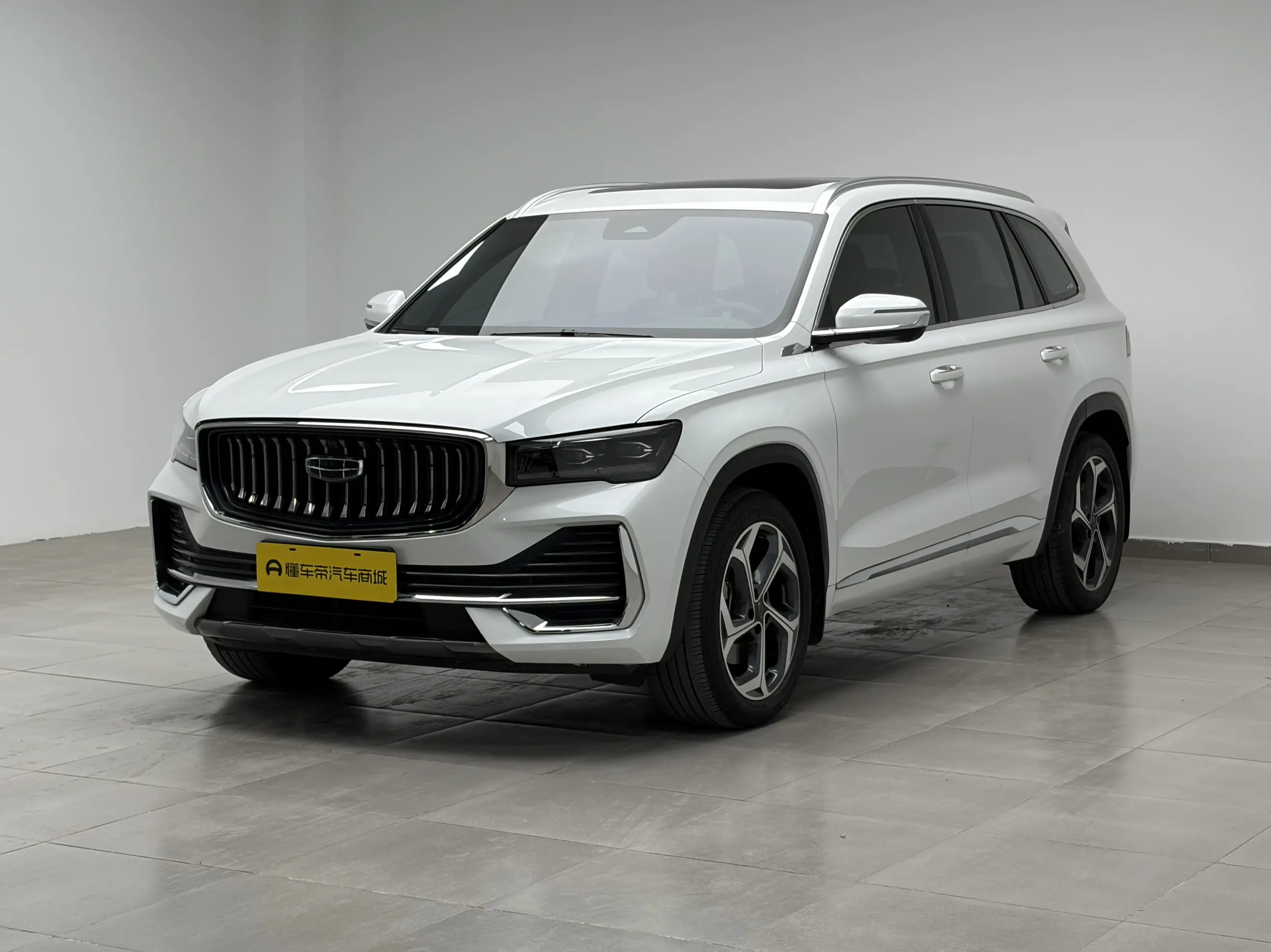 Geely Monjaro (Xingyue L)  из Китая