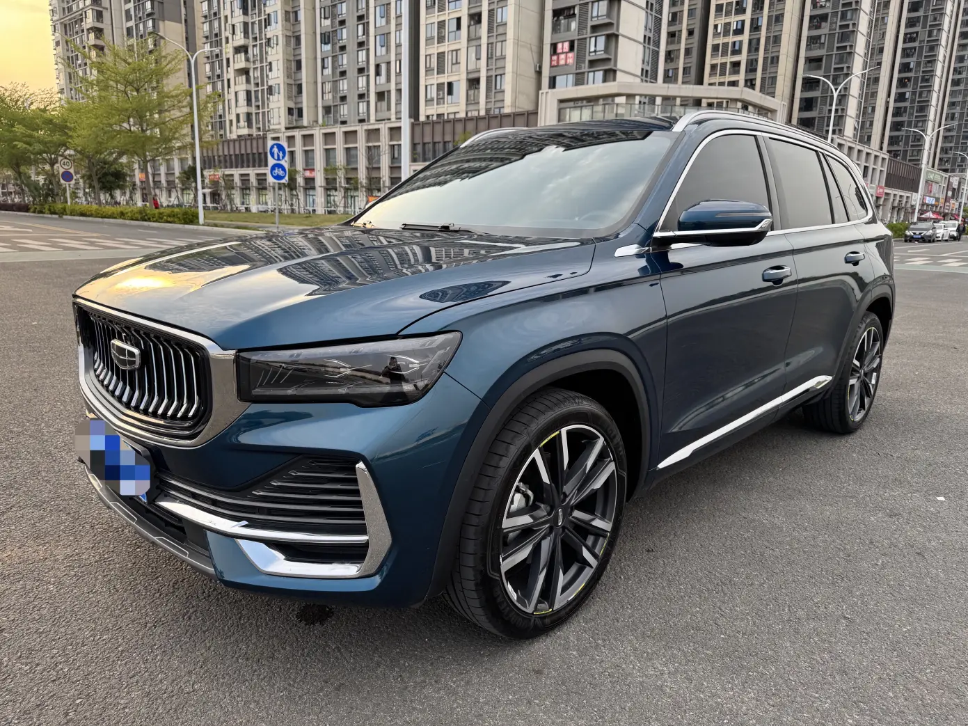 Geely Monjaro (Xingyue L)  из Китая