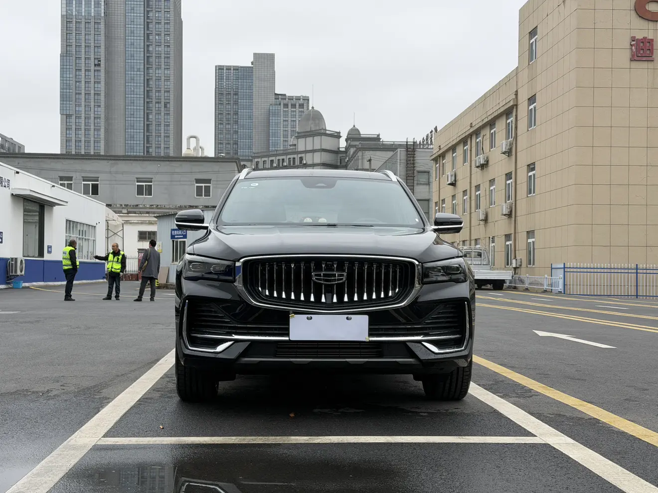 Geely Monjaro (Xingyue L)  из Китая