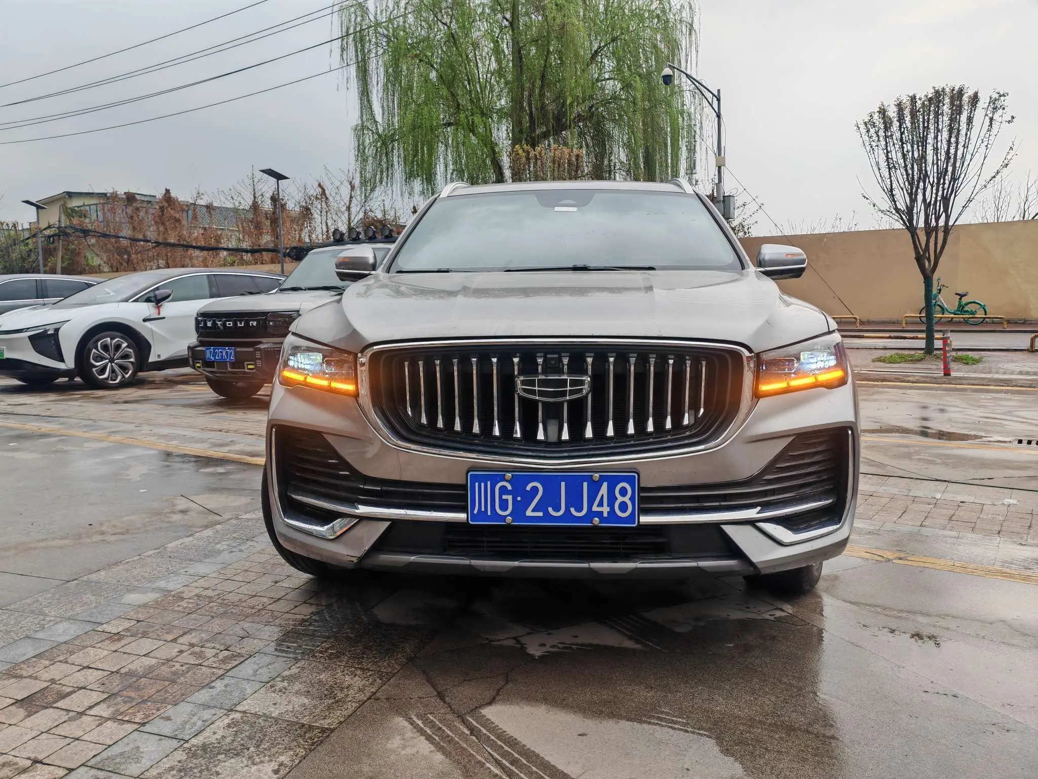 Geely Monjaro (Xingyue L)  из Китая