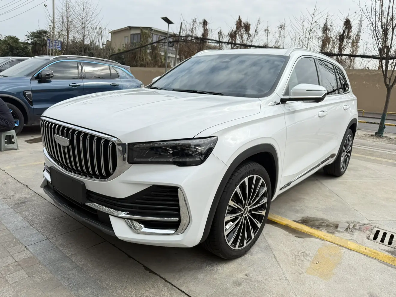 Geely Monjaro (Xingyue L)  из Китая
