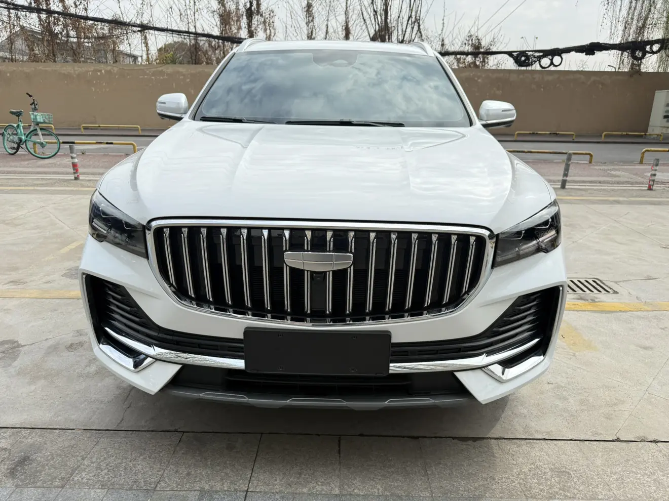 Geely Monjaro (Xingyue L)  из Китая