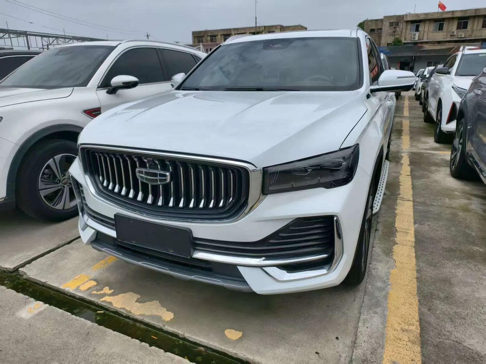 Geely Monjaro (Xingyue L)  из Китая