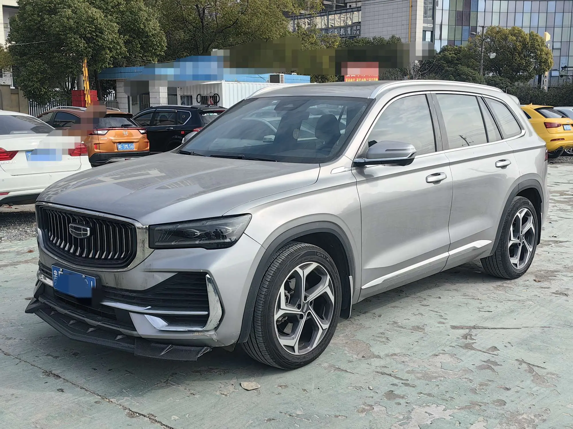 Geely Monjaro (Xingyue L)  из Китая