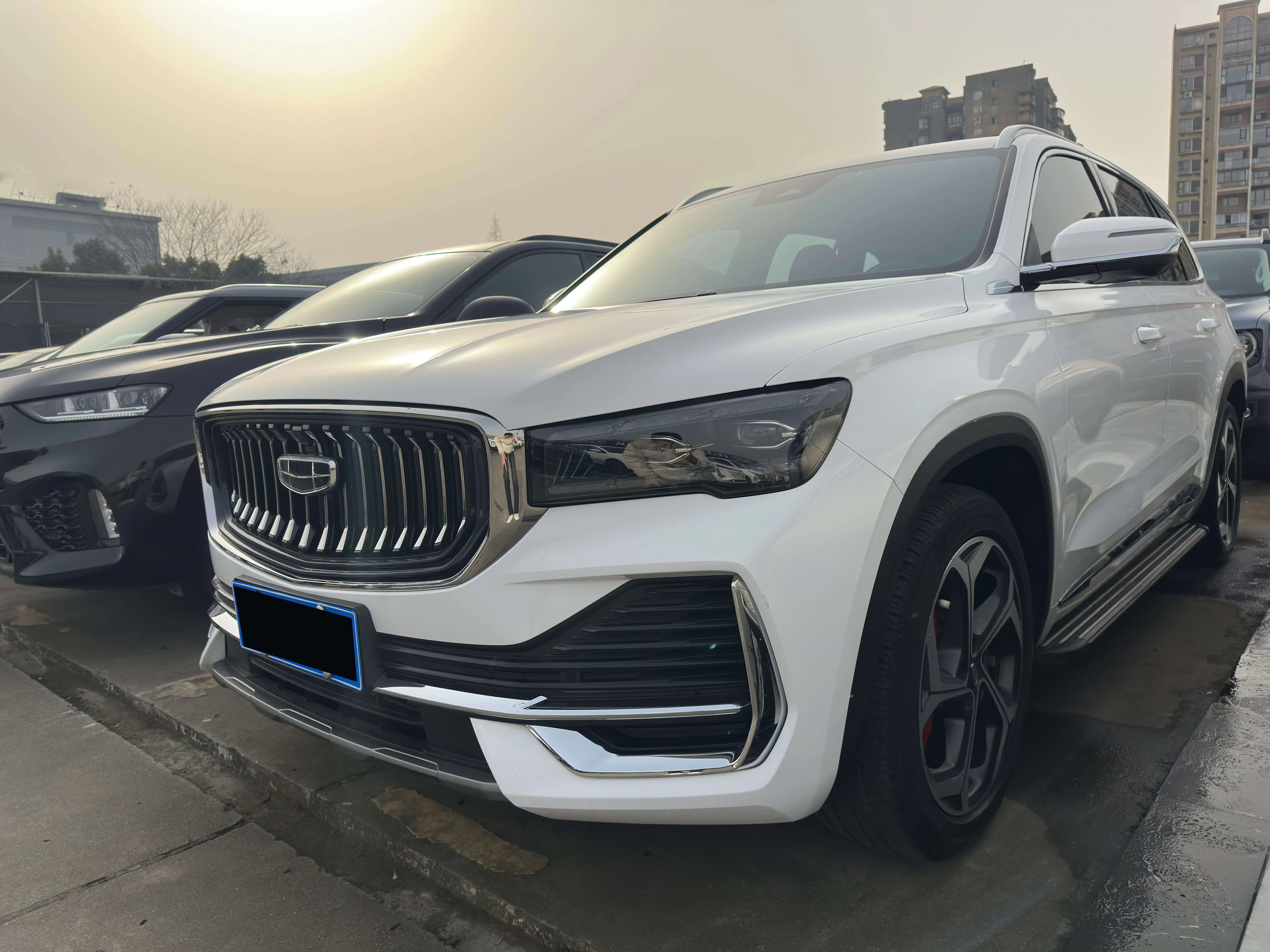 Geely Monjaro (Xingyue L)  из Китая