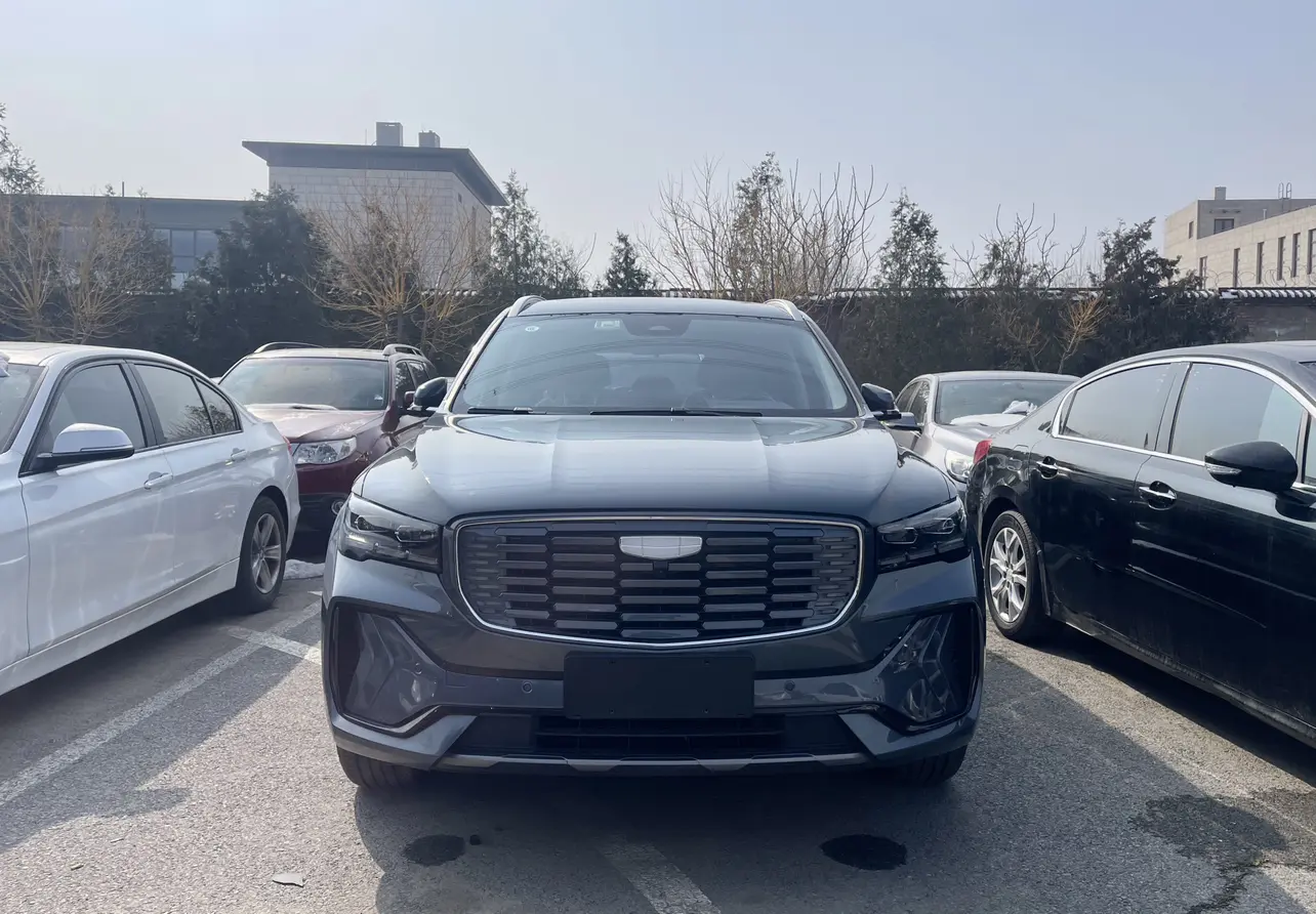 Geely Monjaro (Xingyue L)  из Китая