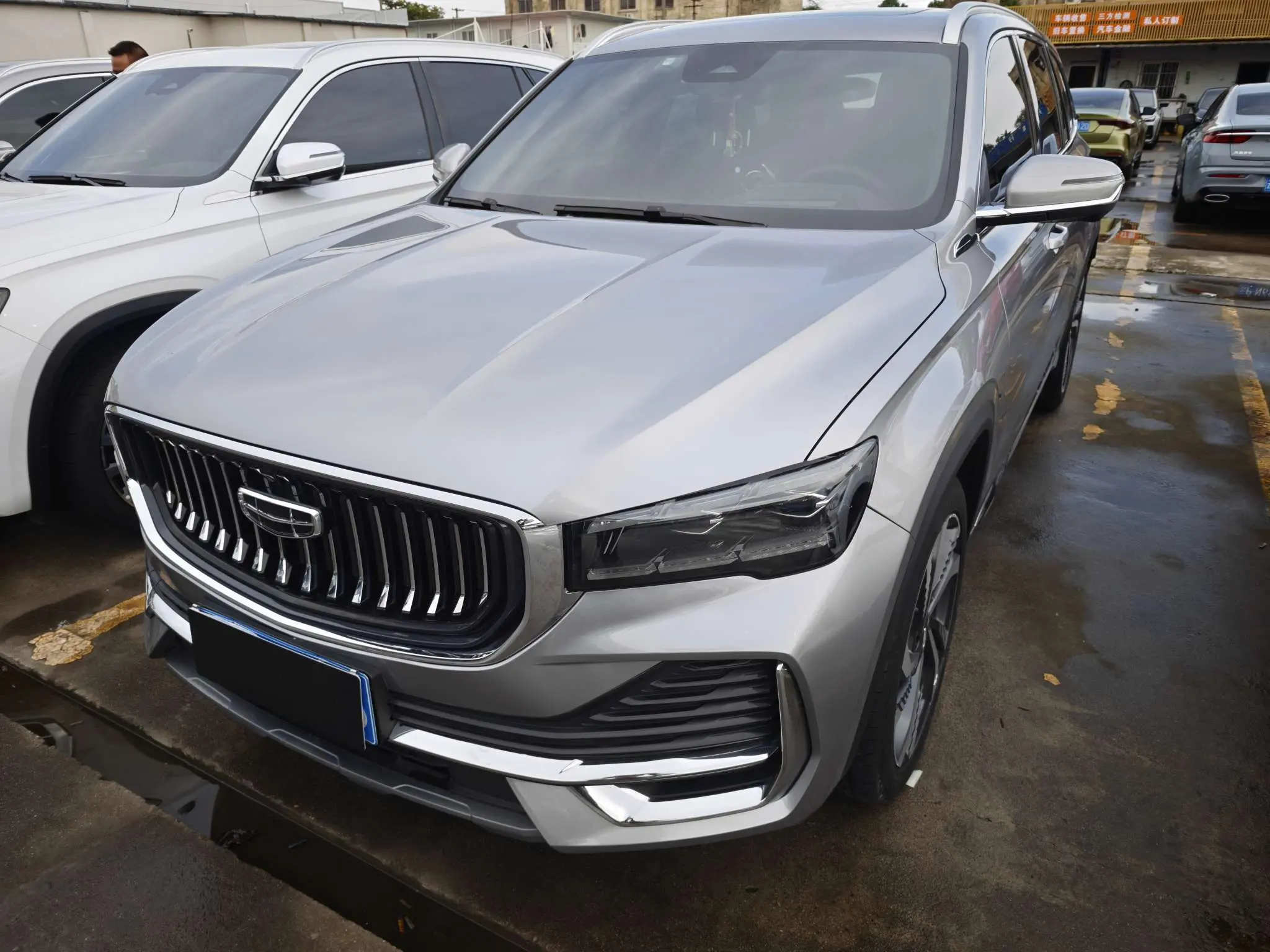 Geely Monjaro (Xingyue L)  из Китая