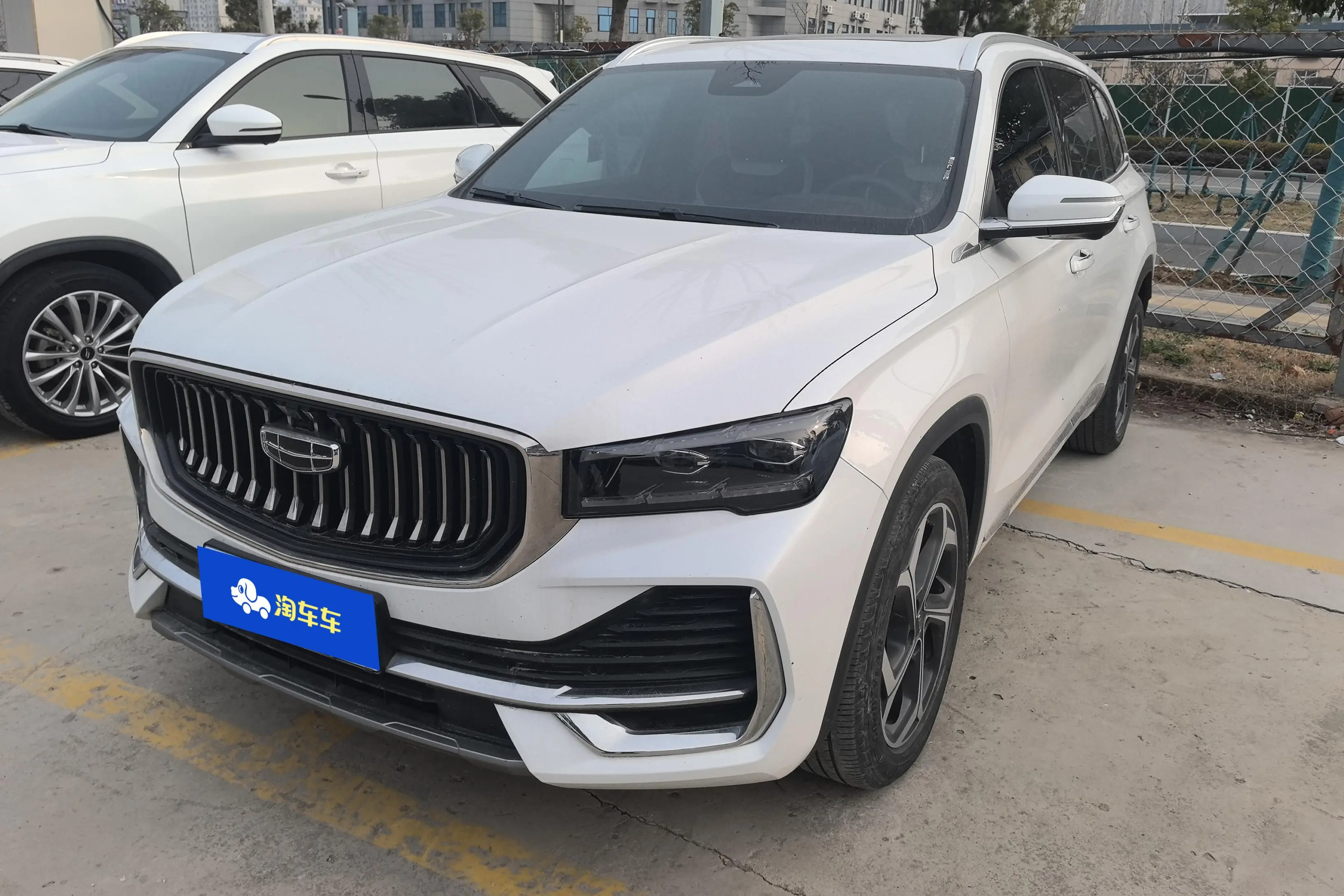 Geely Monjaro (Xingyue L)  из Китая
