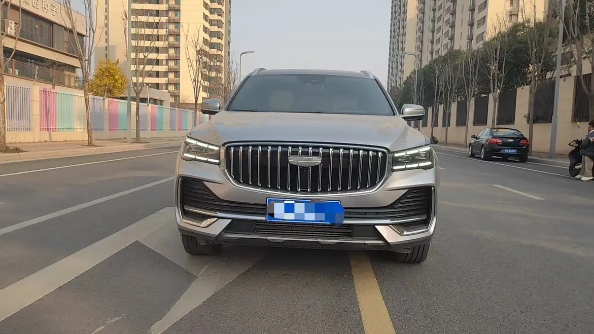 Geely Monjaro (Xingyue L)  из Китая