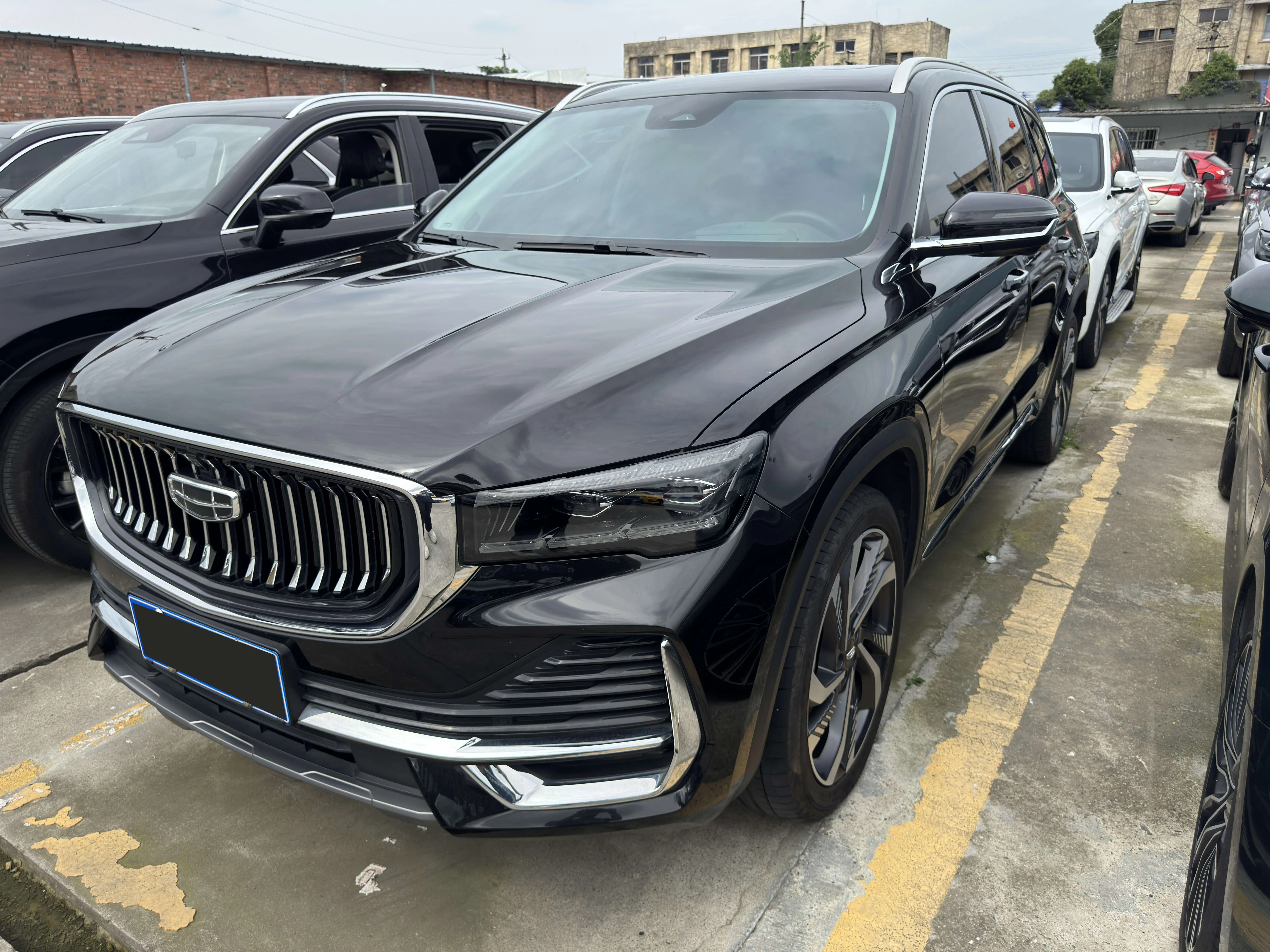 Geely Monjaro (Xingyue L)  из Китая