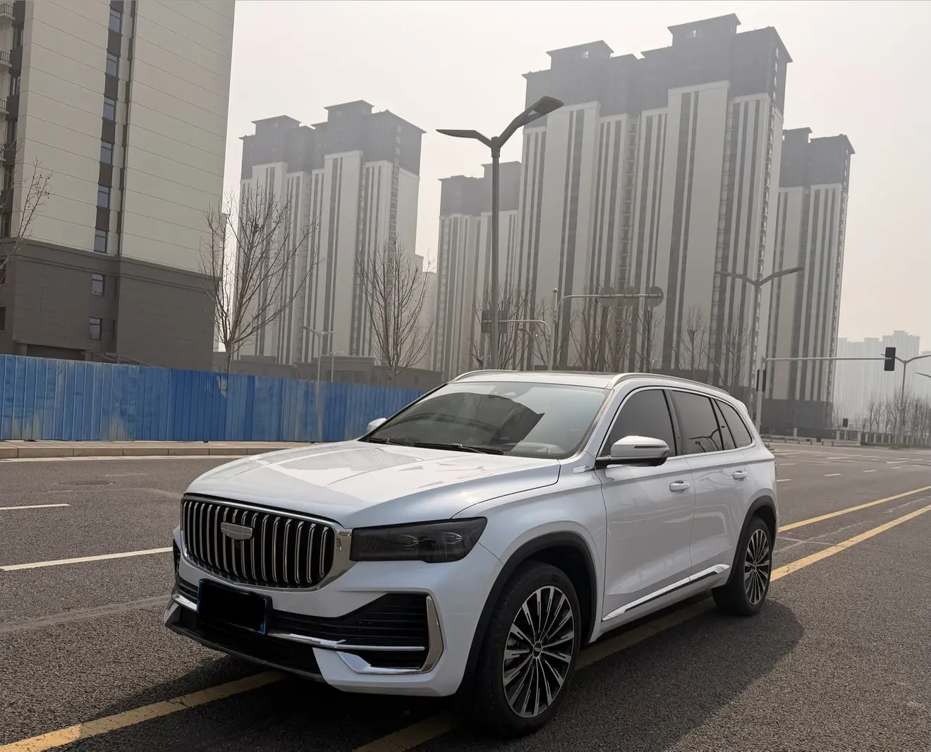 Geely Monjaro (Xingyue L)  из Китая