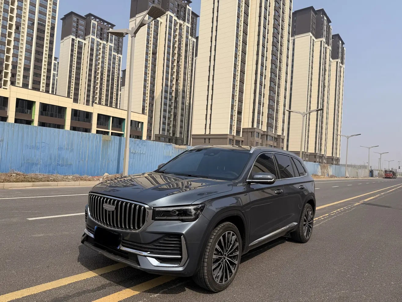 Geely Monjaro (Xingyue L)  из Китая