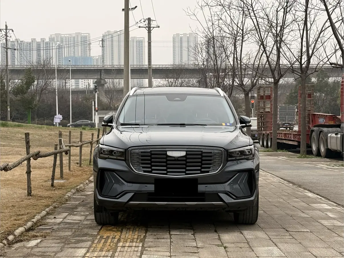 Geely Monjaro (Xingyue L)  из Китая