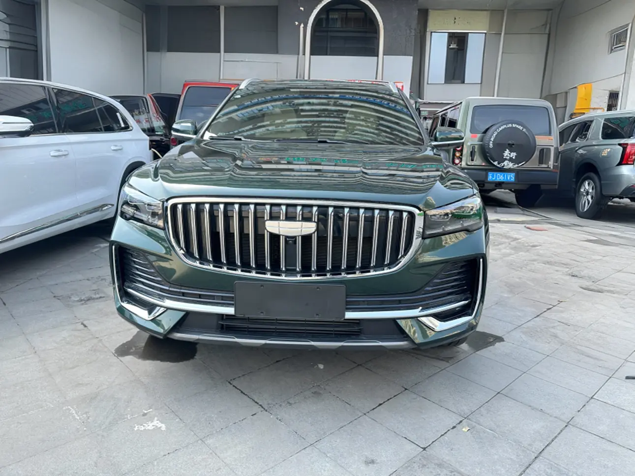 Geely Monjaro (Xingyue L)  из Китая