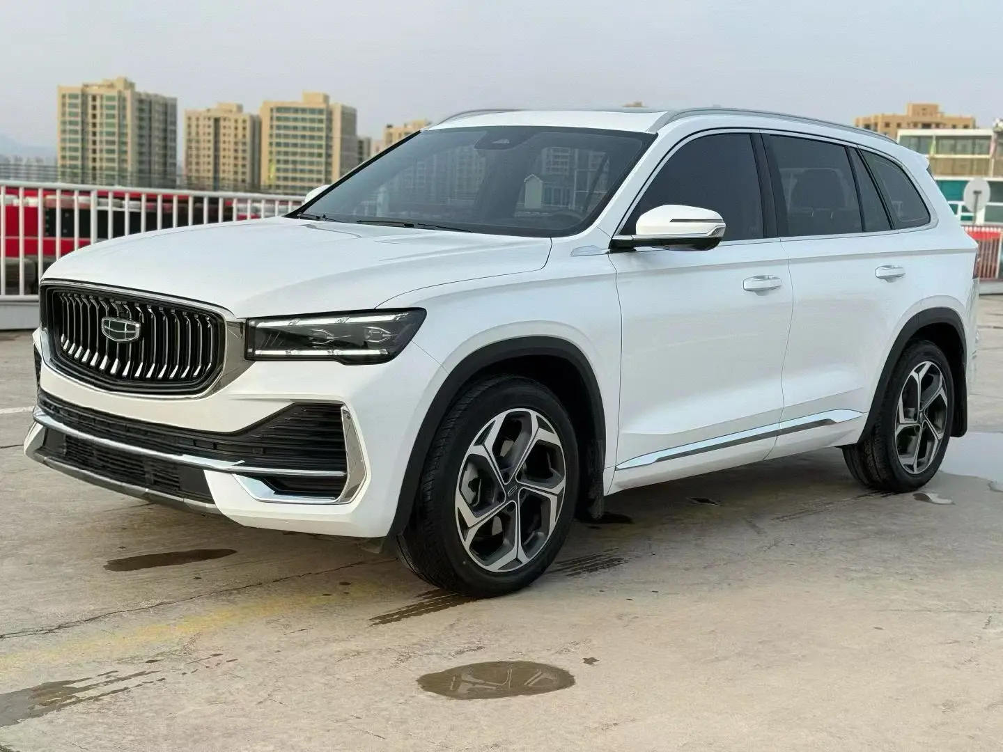 Geely Monjaro (Xingyue L)  из Китая