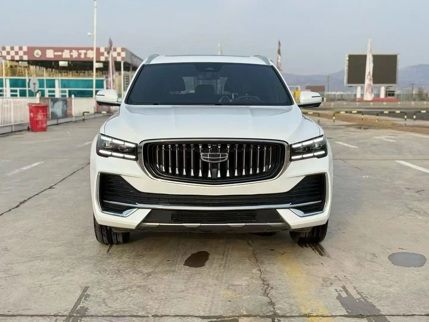 Geely Monjaro (Xingyue L)  из Китая