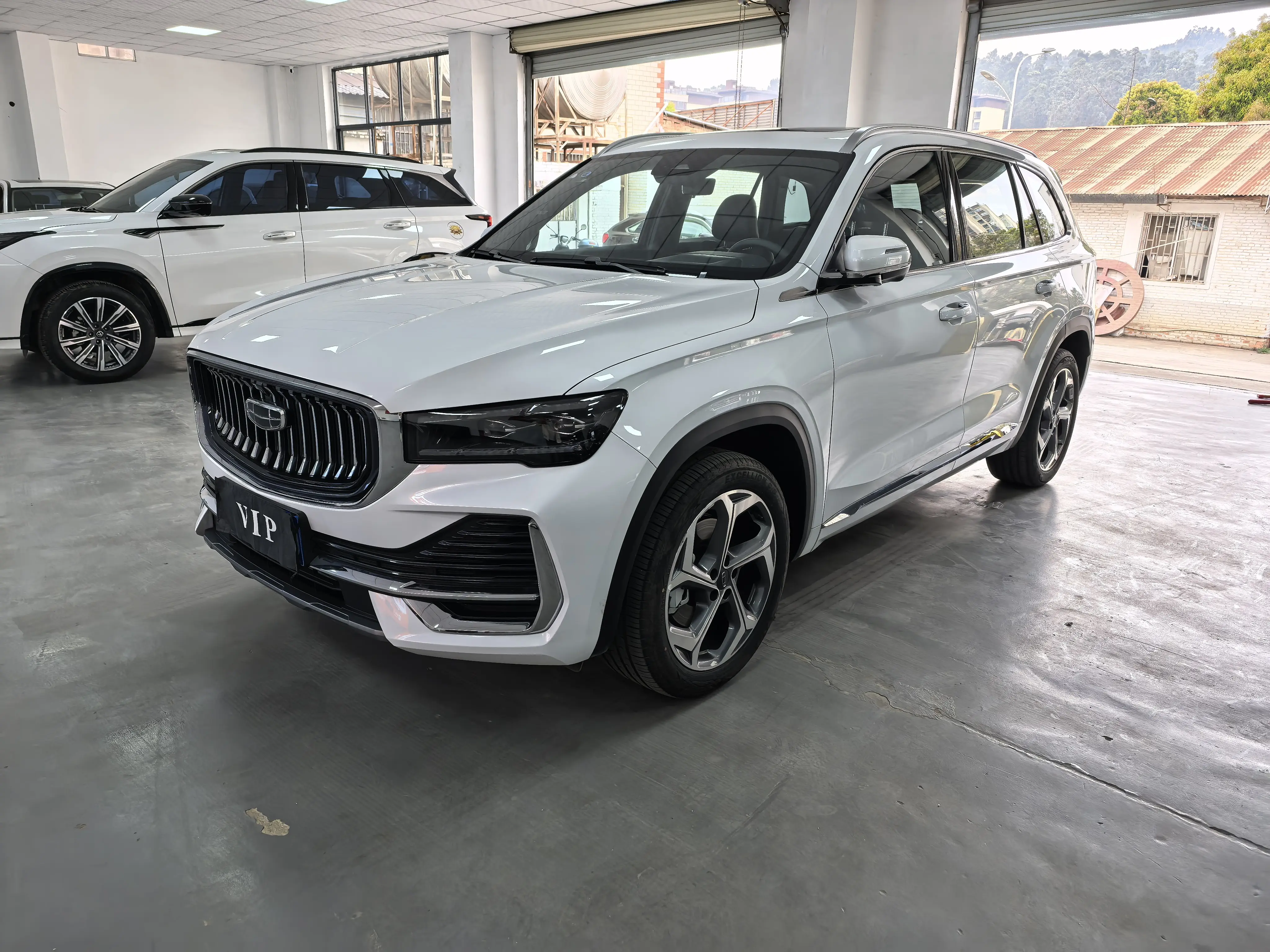 Geely Monjaro (Xingyue L)  из Китая