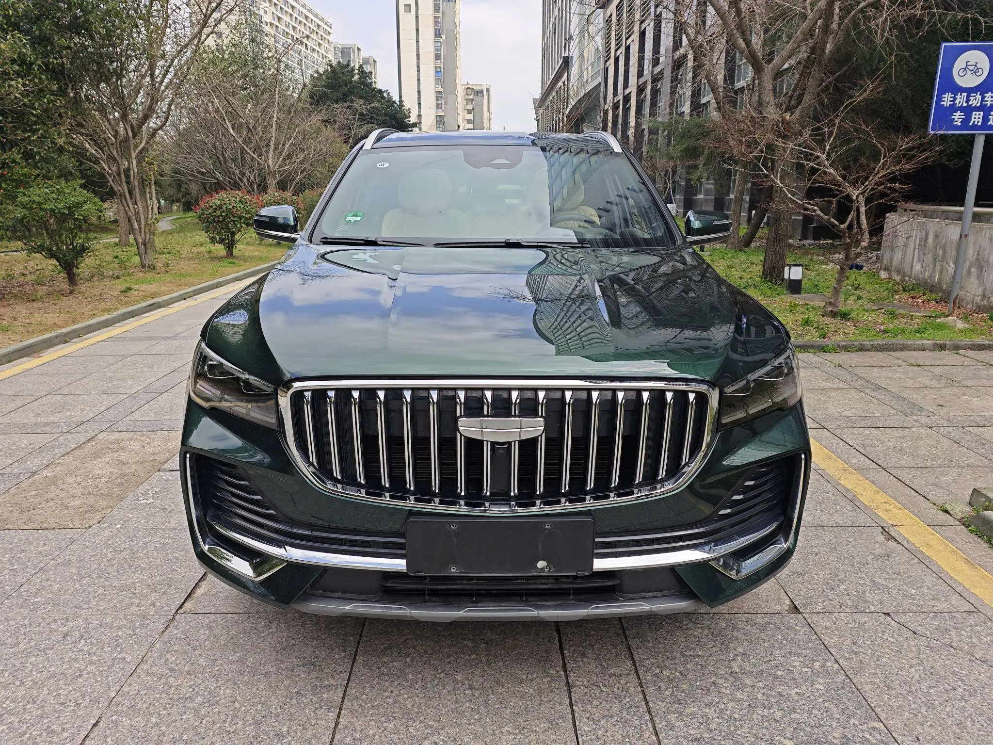 Geely Monjaro (Xingyue L)  из Китая