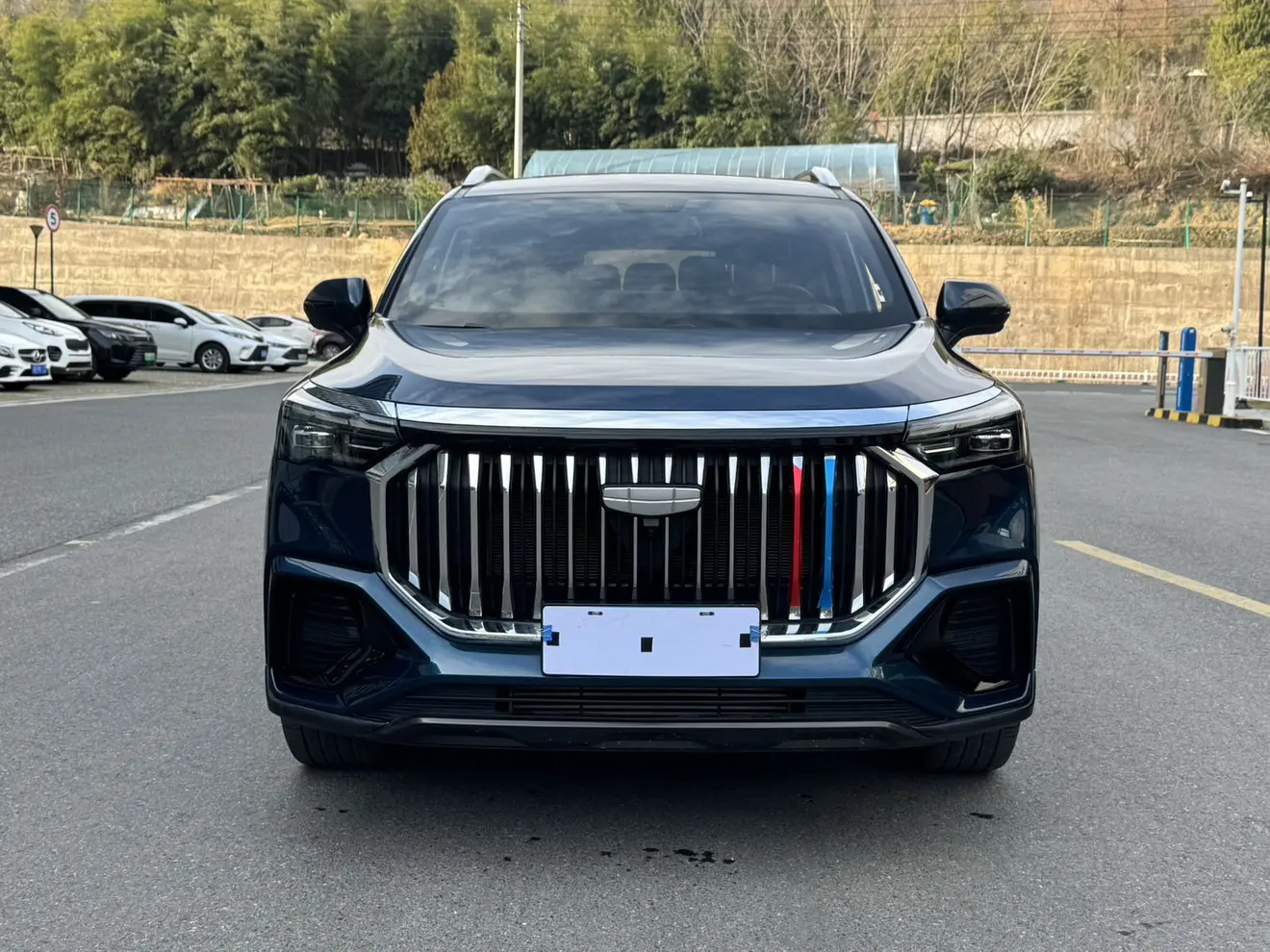 Geely Haoyue L  из Китая