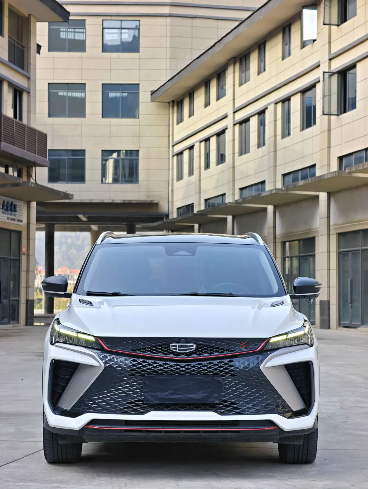 Geely Coolray SX11 (Binyue)  из Китая