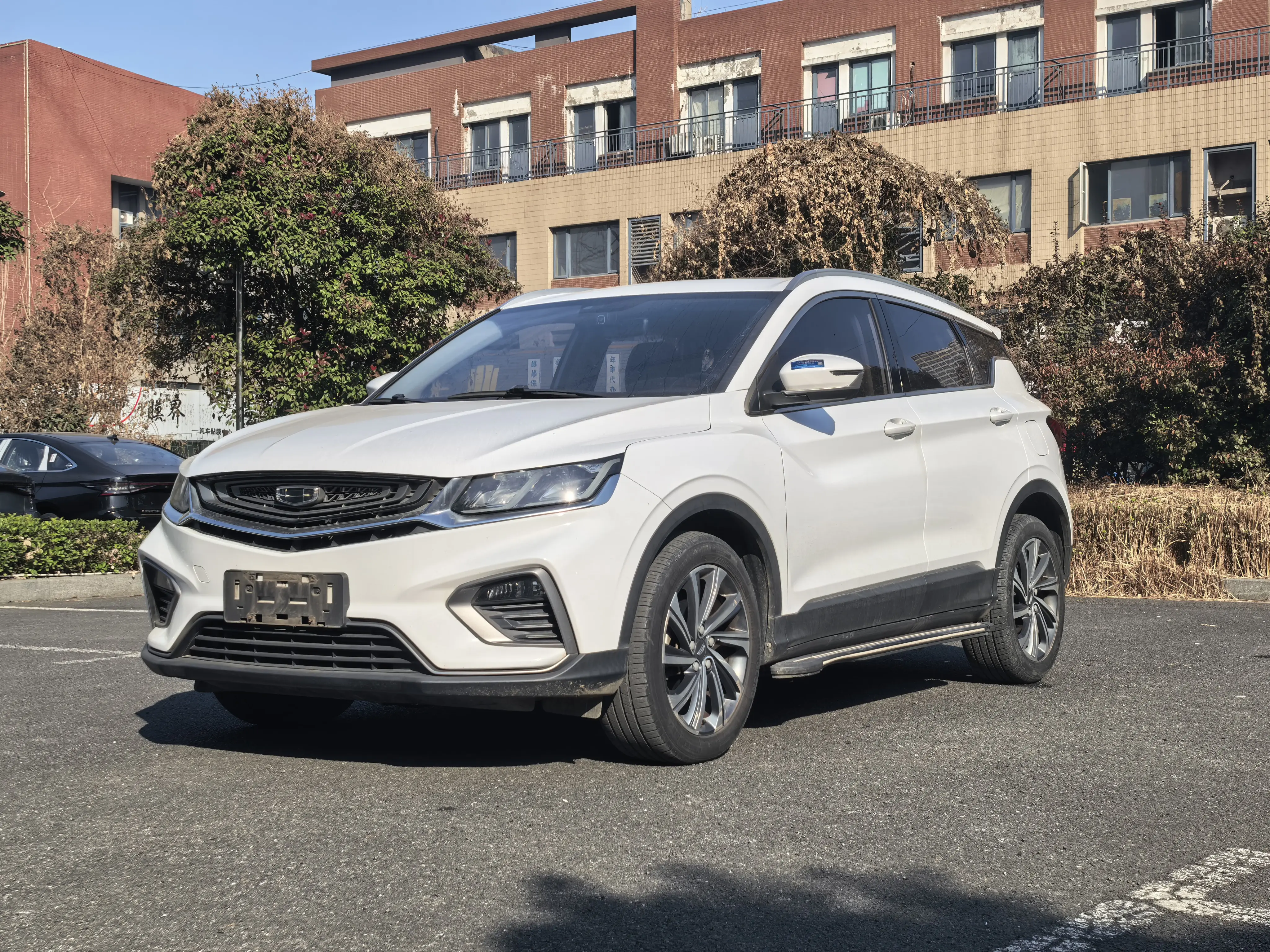 Geely Coolray SX11 (Binyue)  из Китая