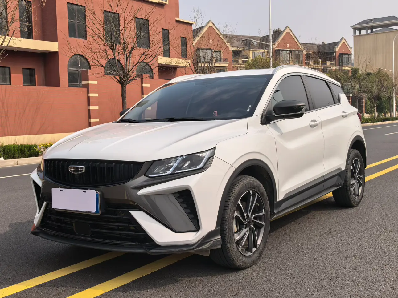 Geely Coolray SX11 (Binyue)  из Китая