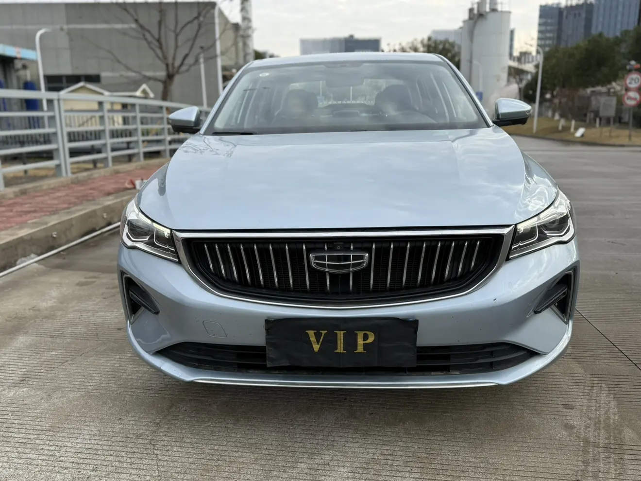 Geely Emgrand  из Китая